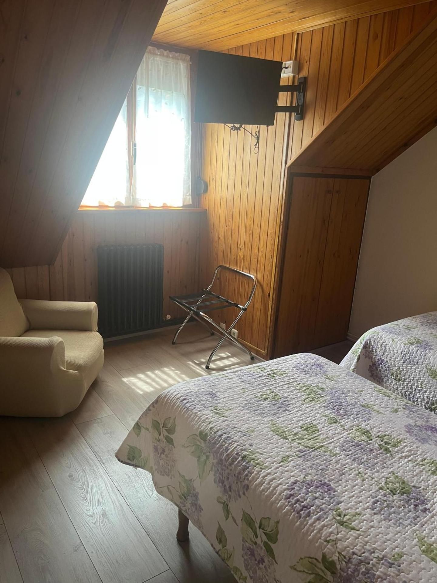 Twin Room with Bath