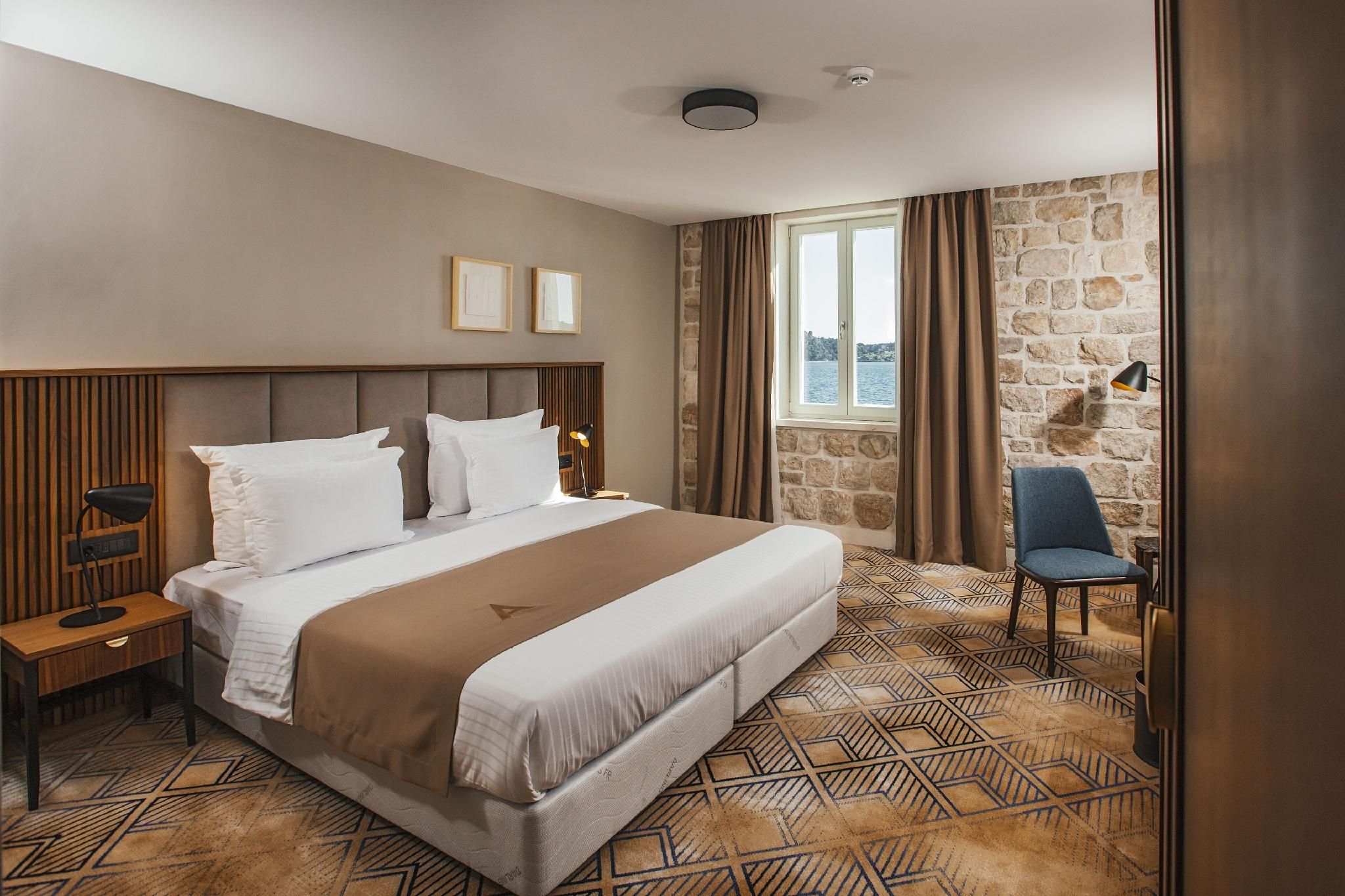 Deluxe Double or Twin Room with Sea View