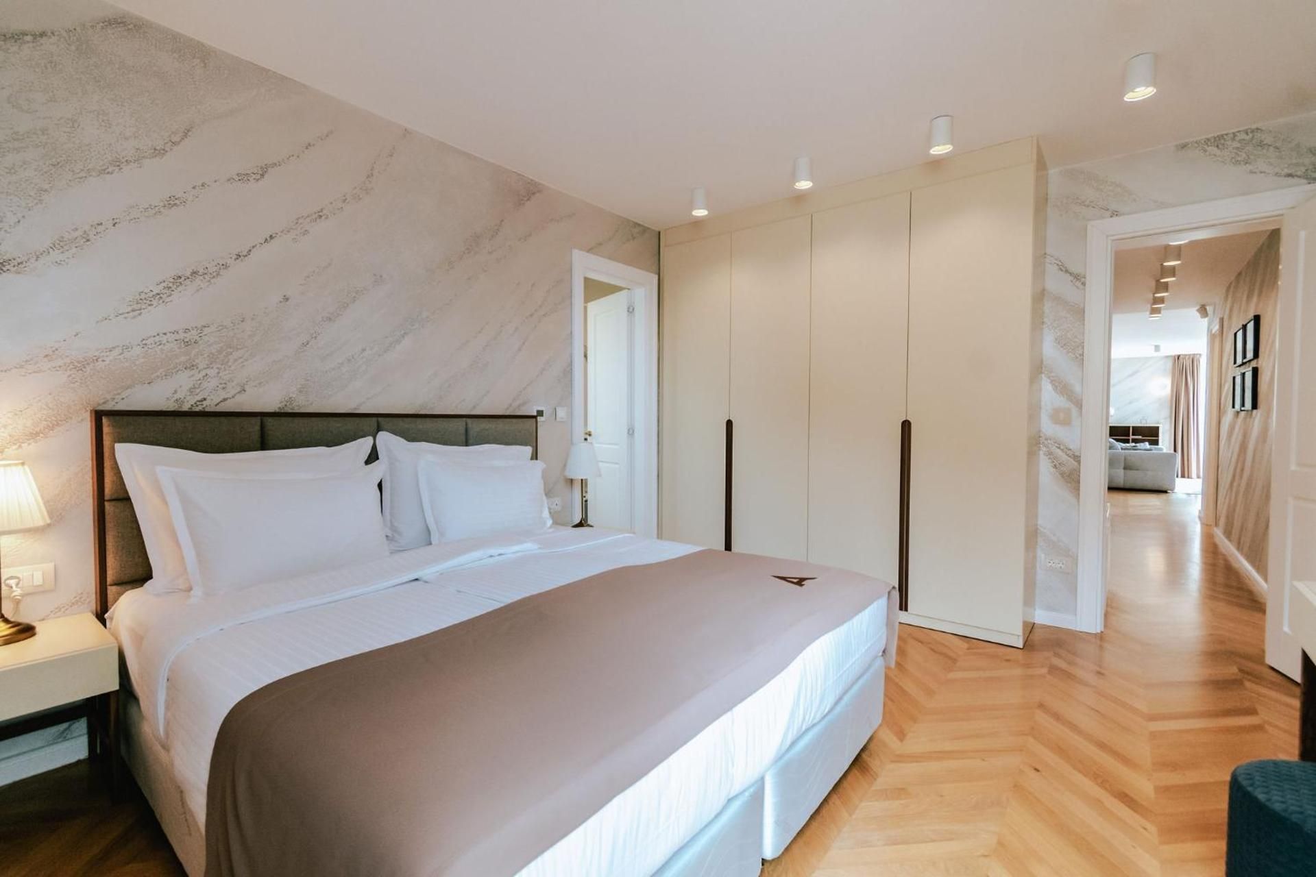 Superior Two-Bedroom Apartment with Terrace and Hot Tub