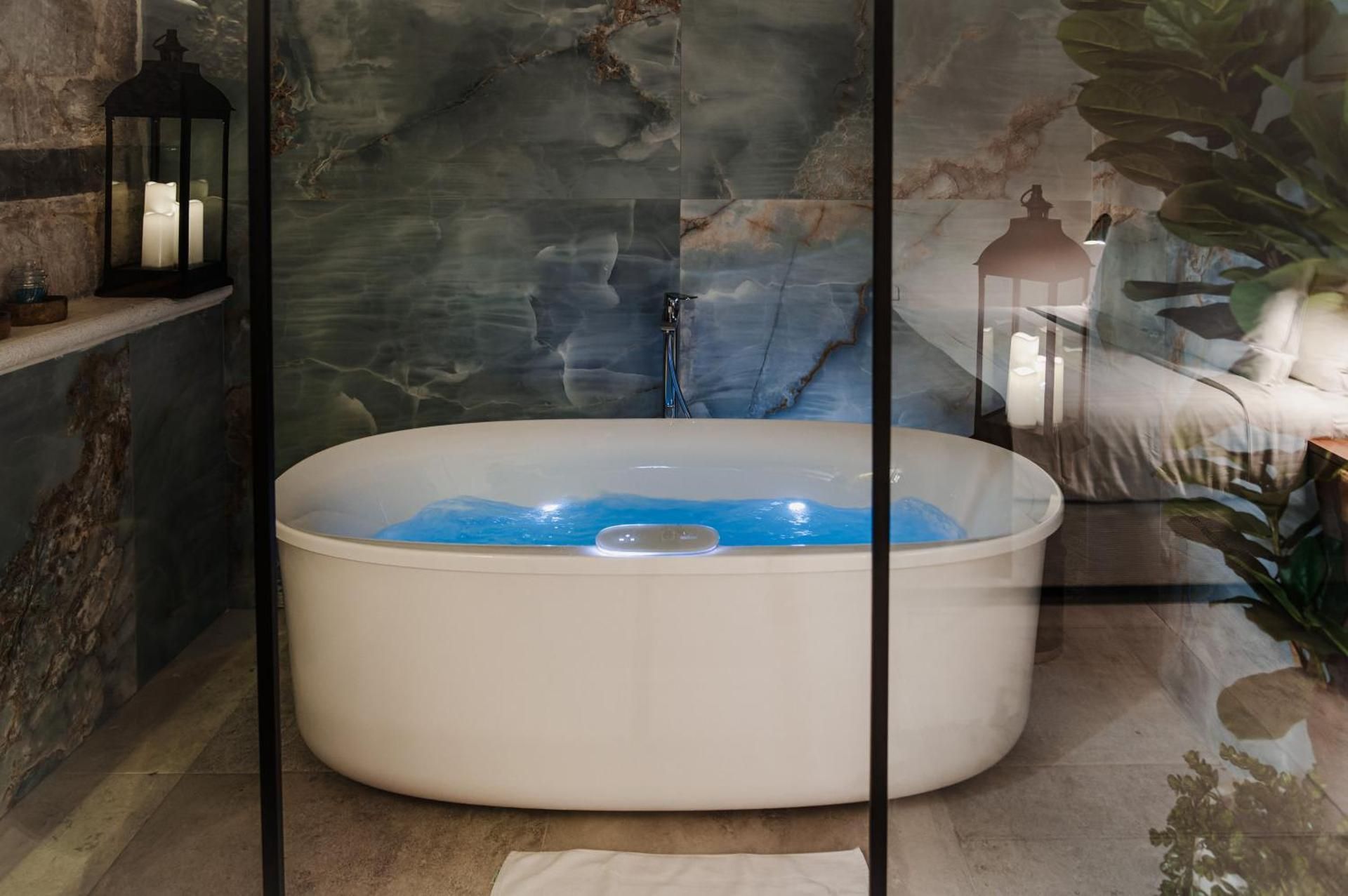 Deluxe Double or Twin Room with Spa Bath