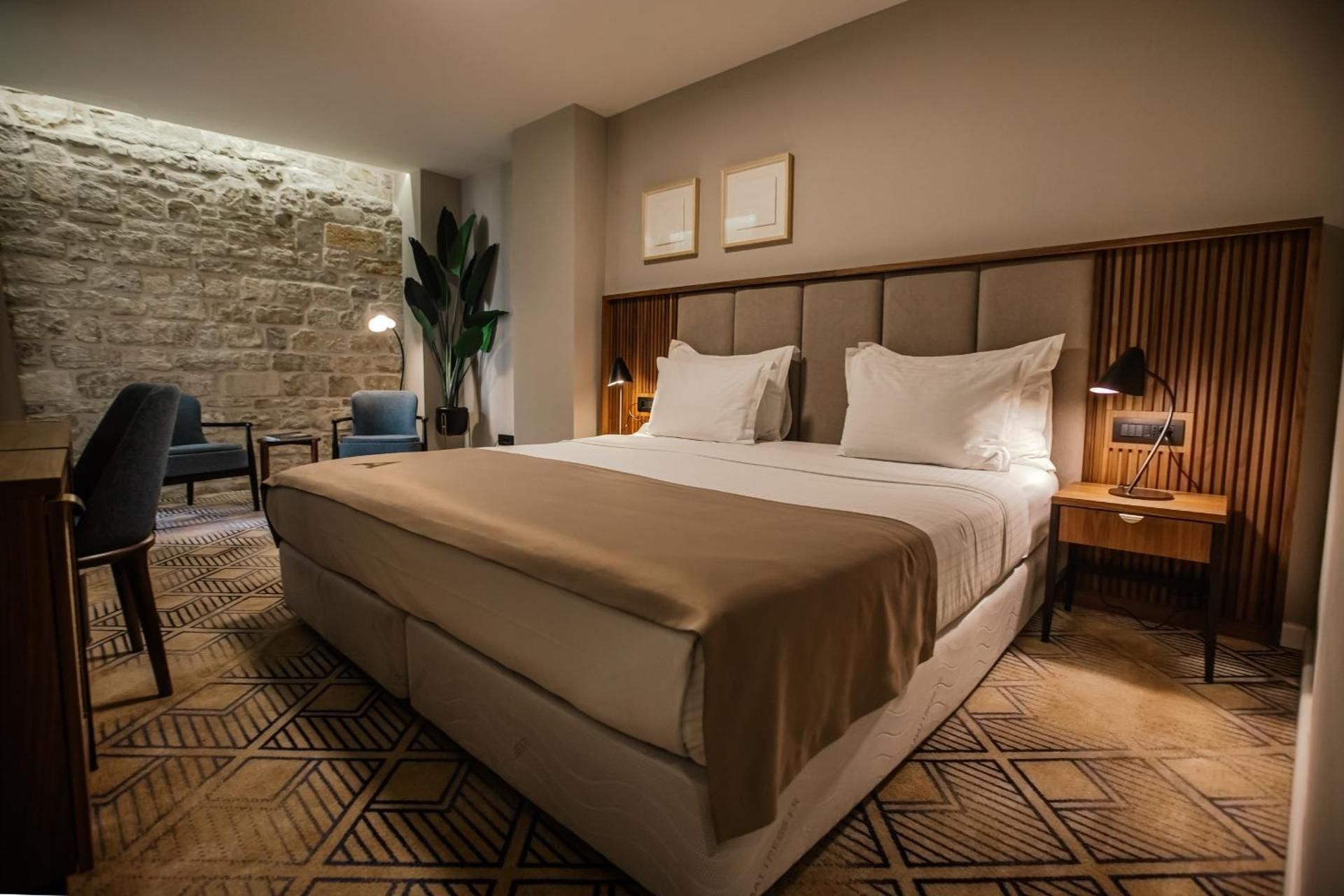 Deluxe Double or Twin Room with Balcony