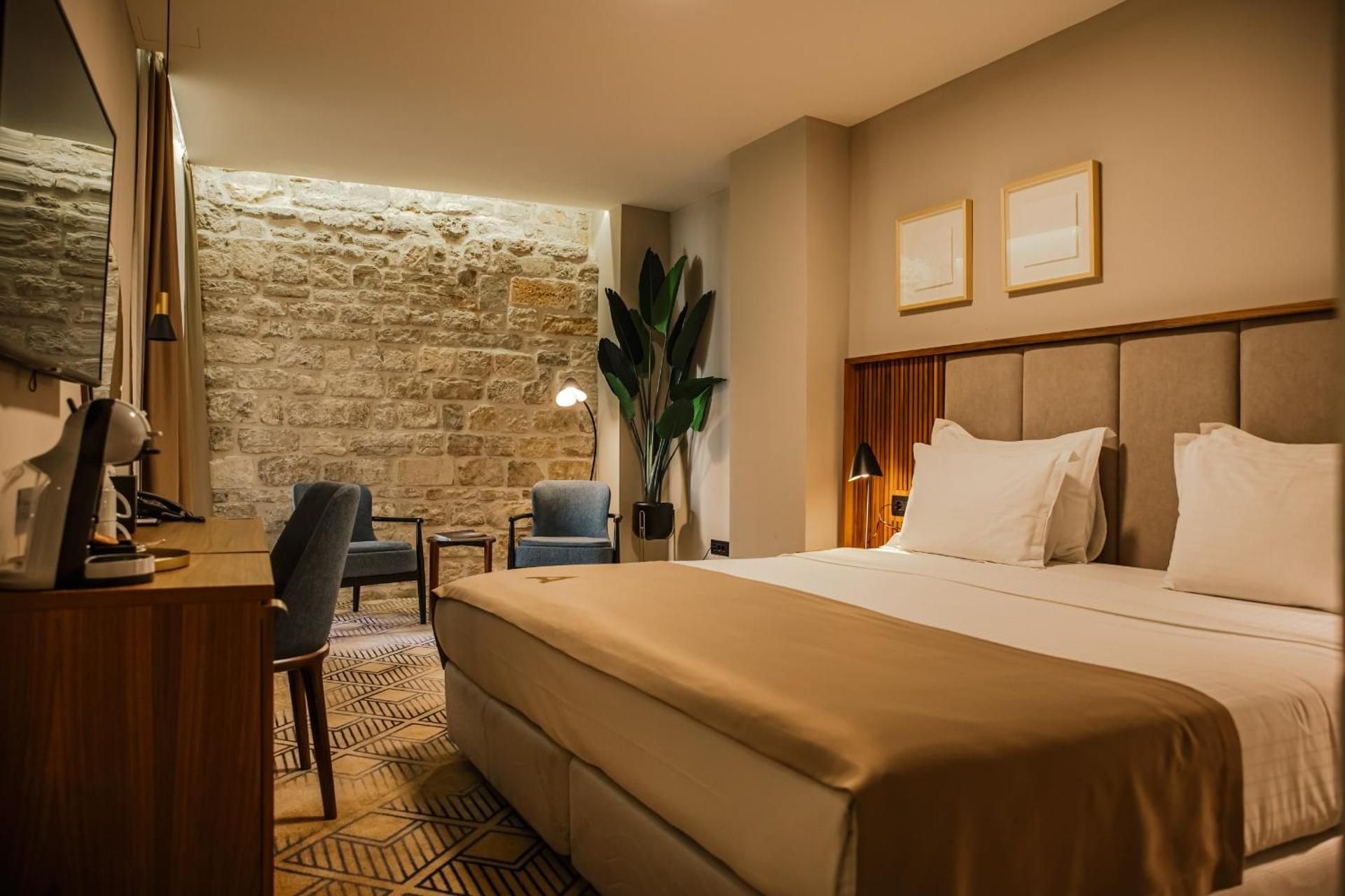 Deluxe Double or Twin Room with Balcony