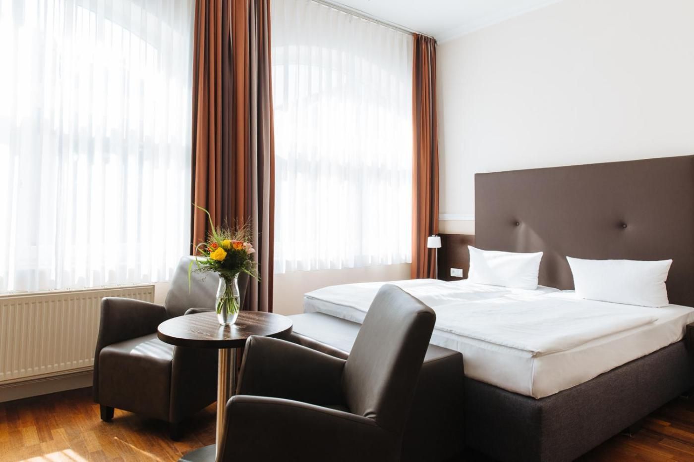 Double Room with Partial Sea View