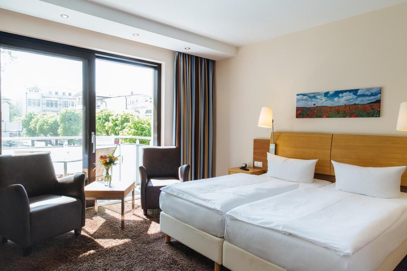 Double Room with Partial Sea View