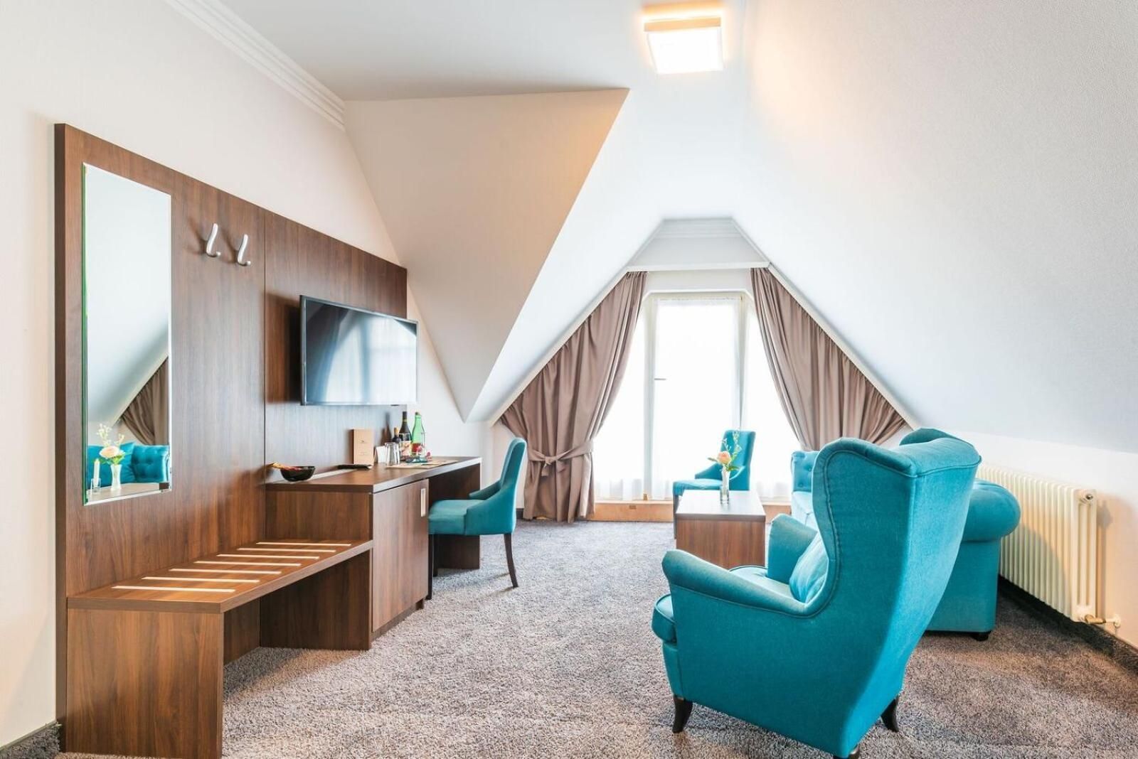 Junior Suite with Balcony