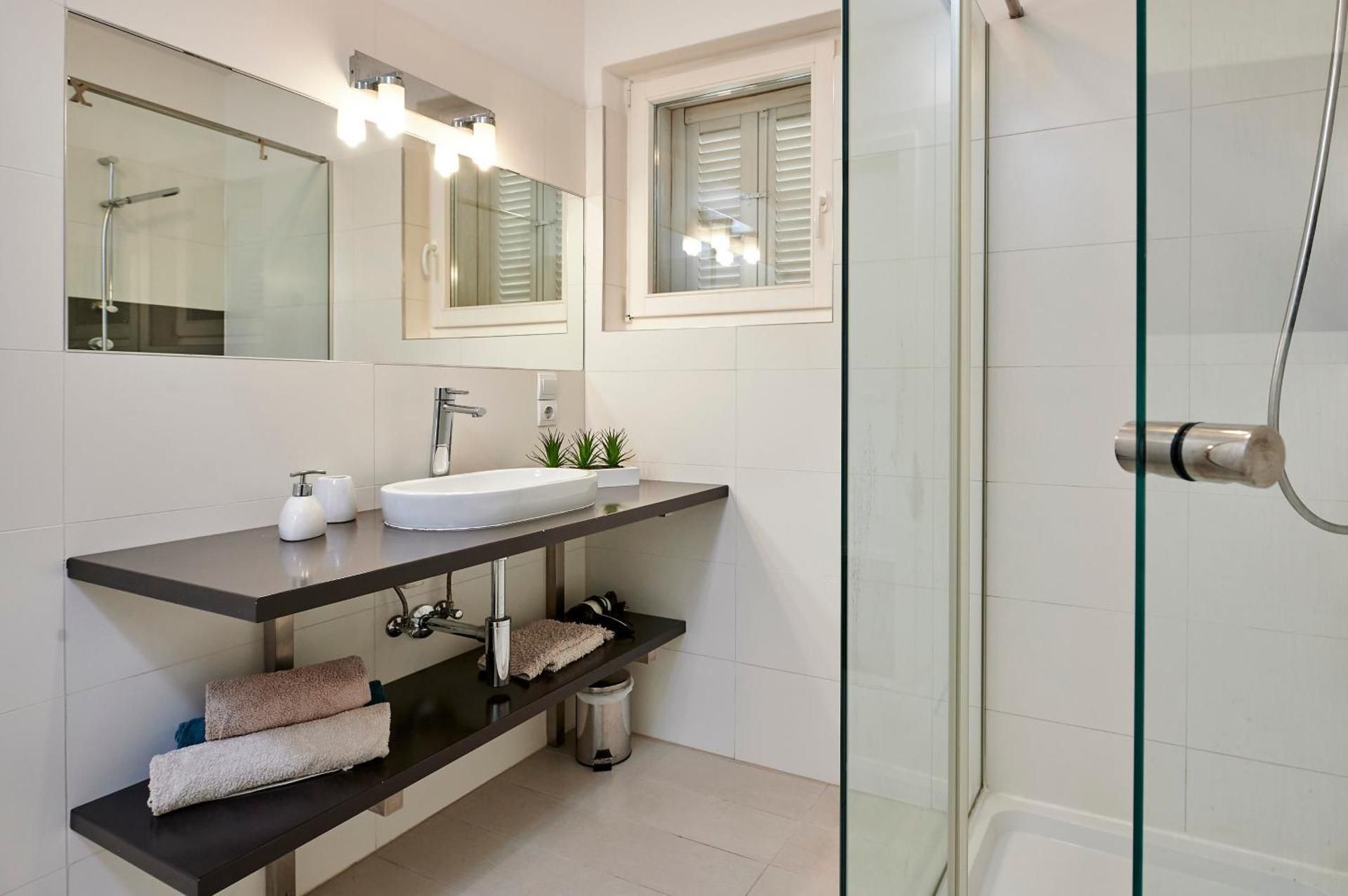 Luxury One-Bedroom Apartment with Balcony