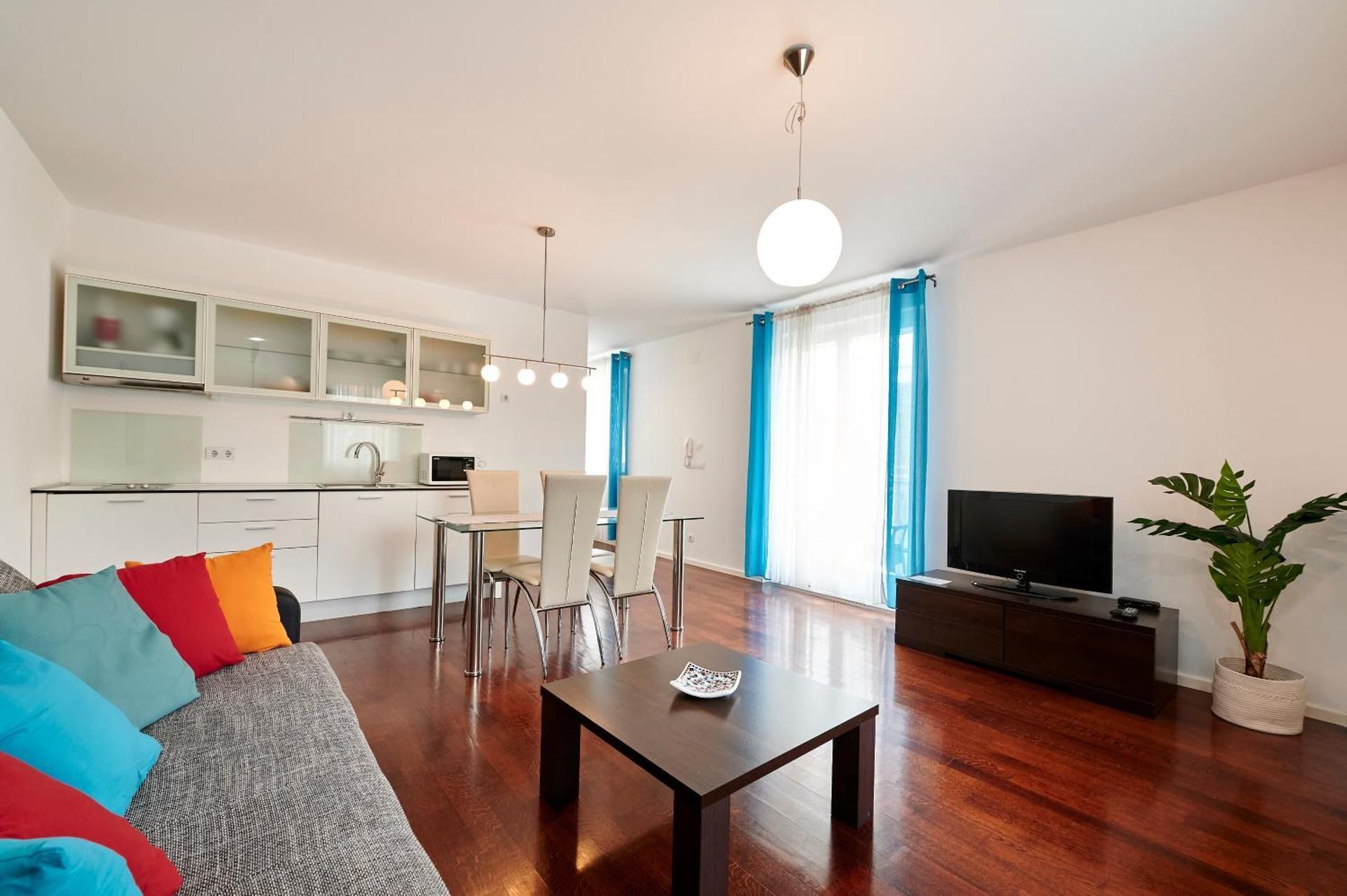 Luxury One-Bedroom Apartment with Balcony