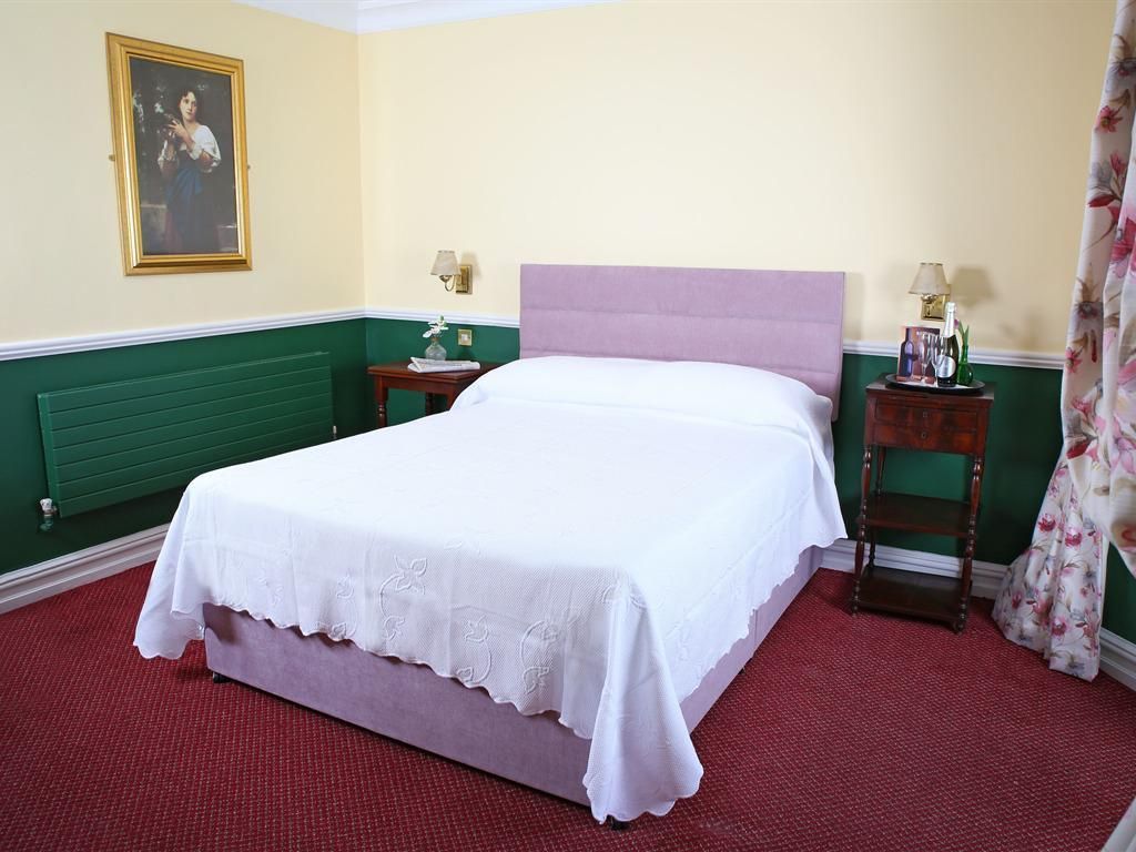 Queen-Ensuite with Bath-Sea View