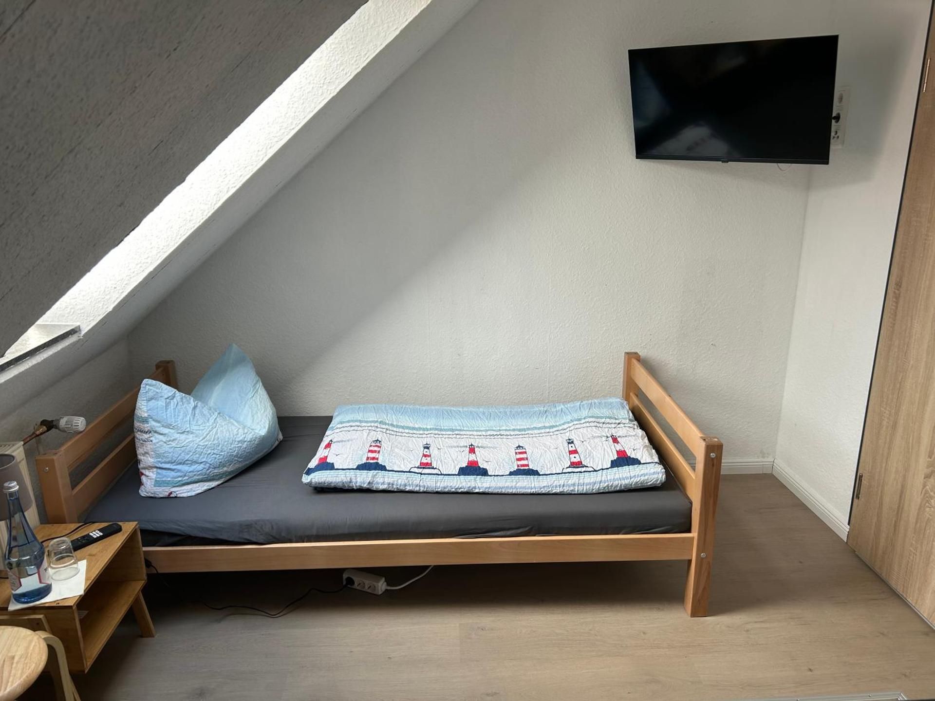 Small Single Room