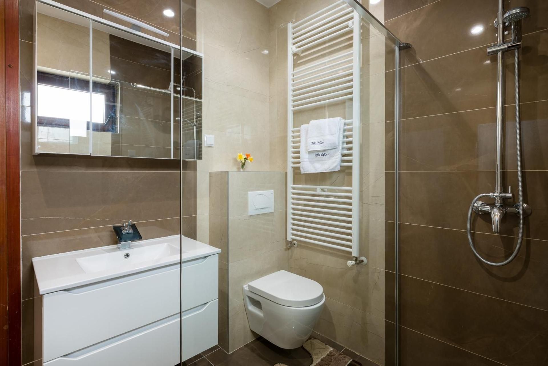 Apartments Villa Luxor Deluxe Four-Bedroom Apartment 3