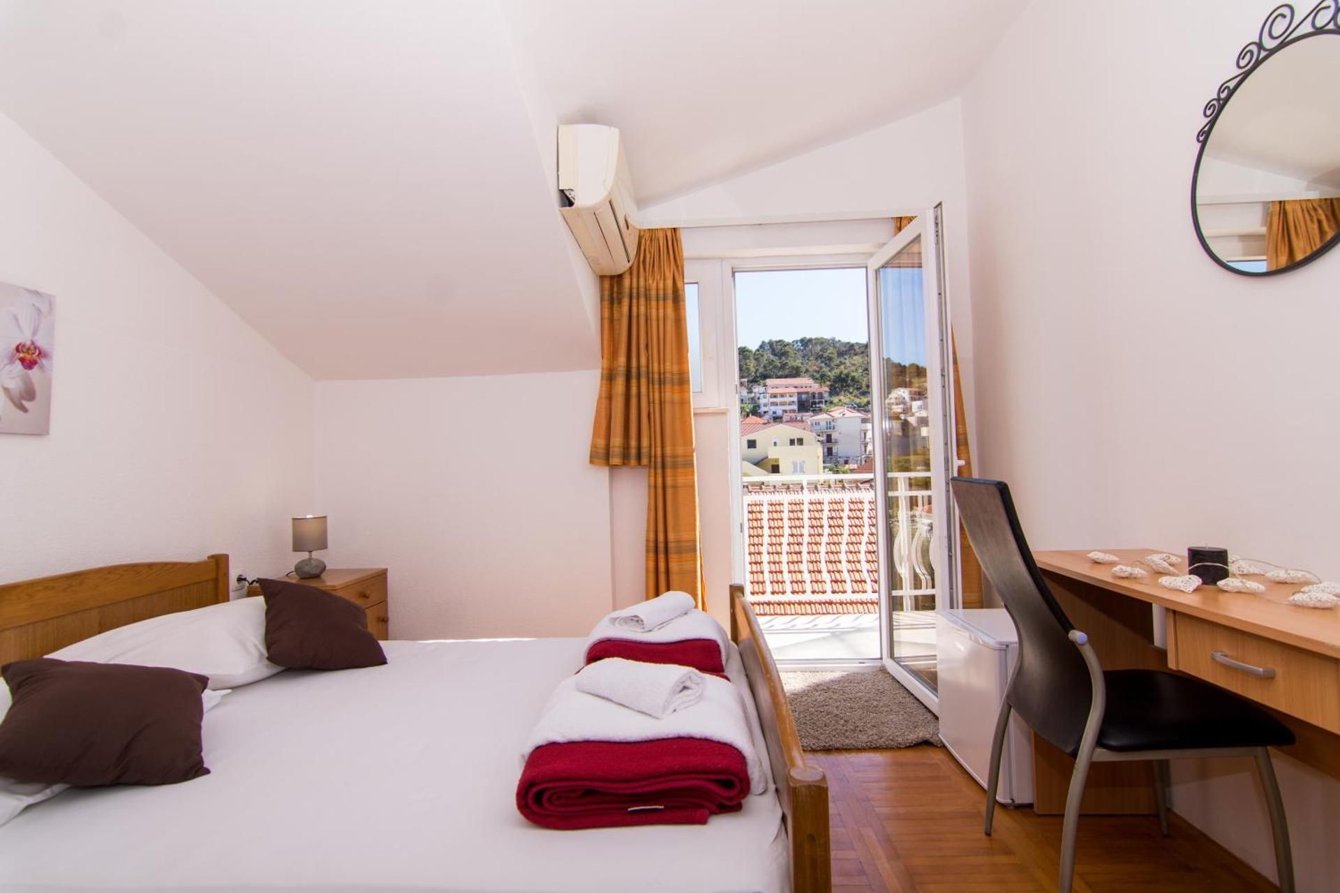 Double Room with Balcony and Sea View