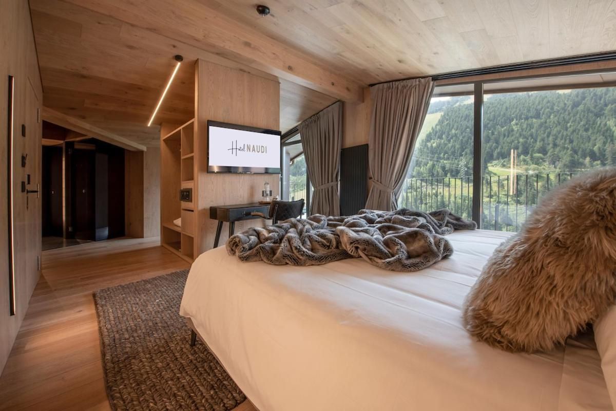 Superior King Suite