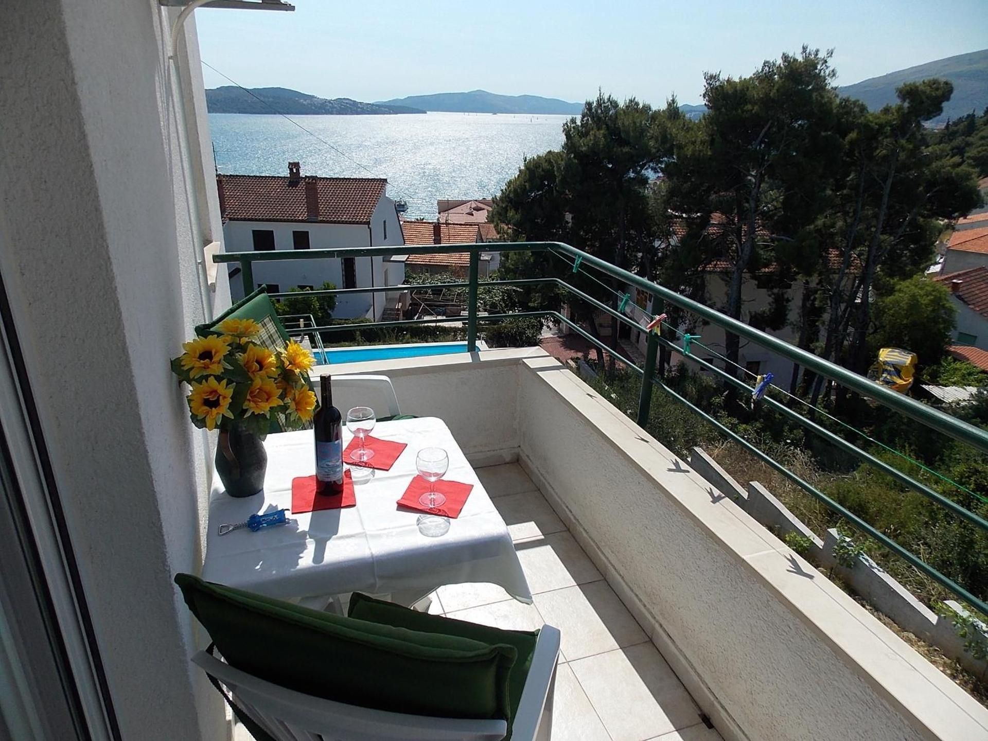 Family Apartment ( 2 Adults + 1 Children)