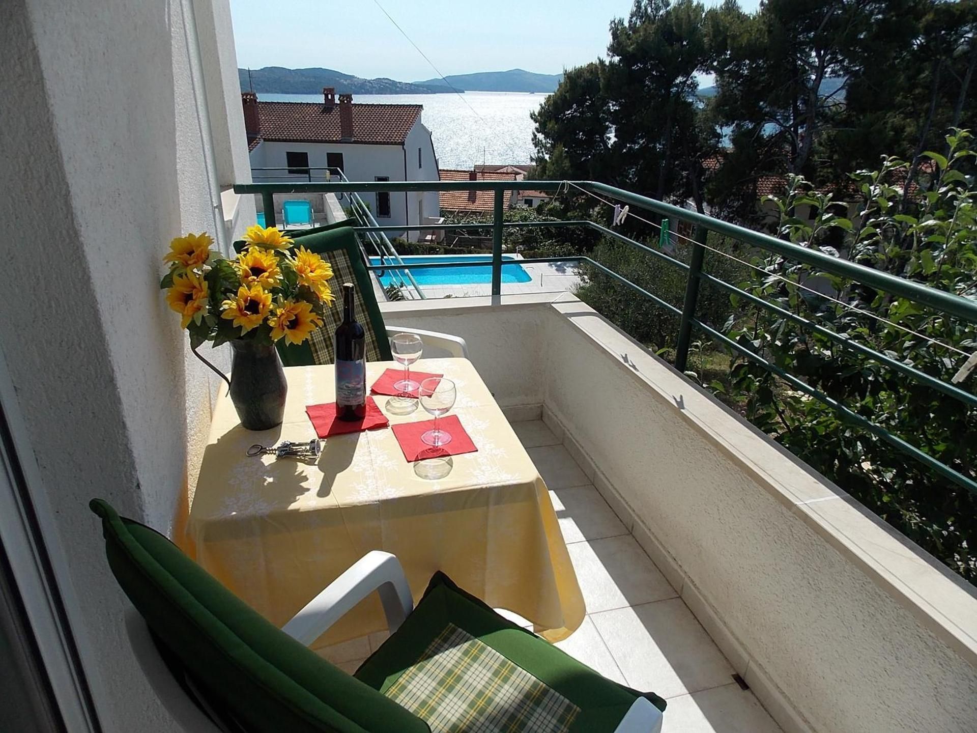 One-Bedroom Apartment with Sea View
