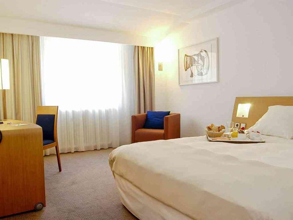 Novotel Andorra Superior Room with one double bed and one sofa bed 3