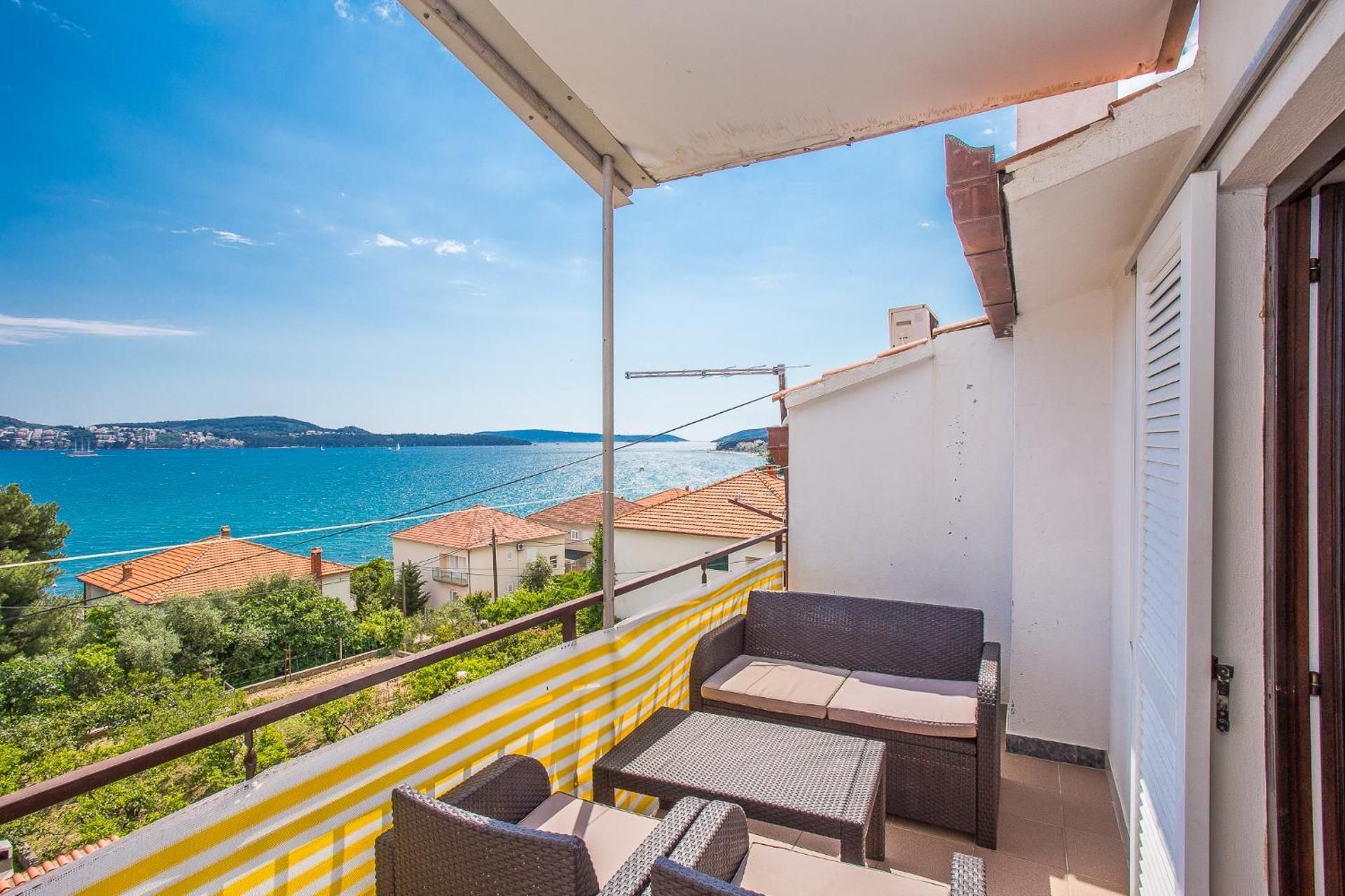 One-Bedroom Apartment with Terrace