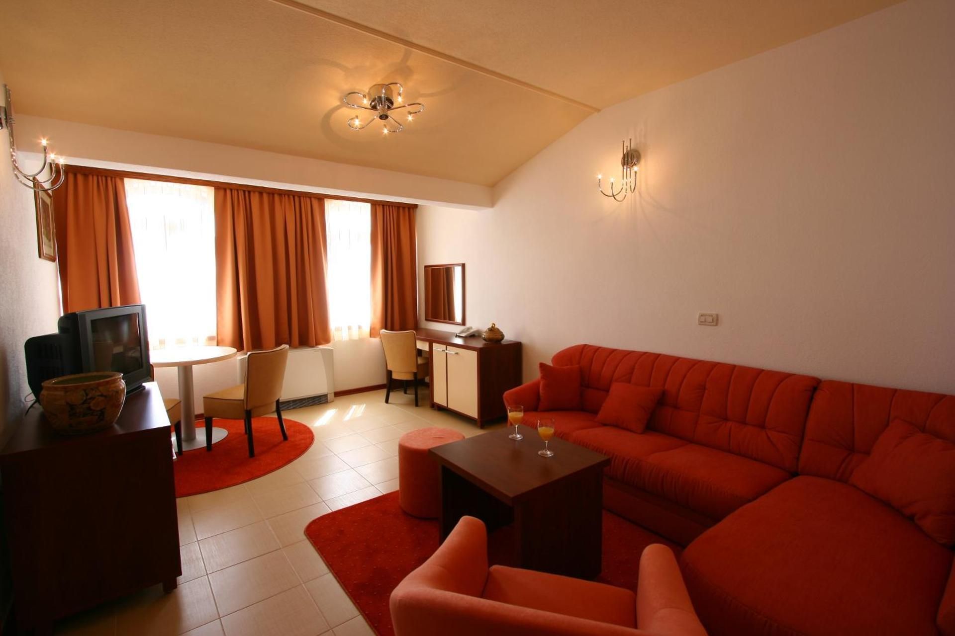 Deluxe Family Room