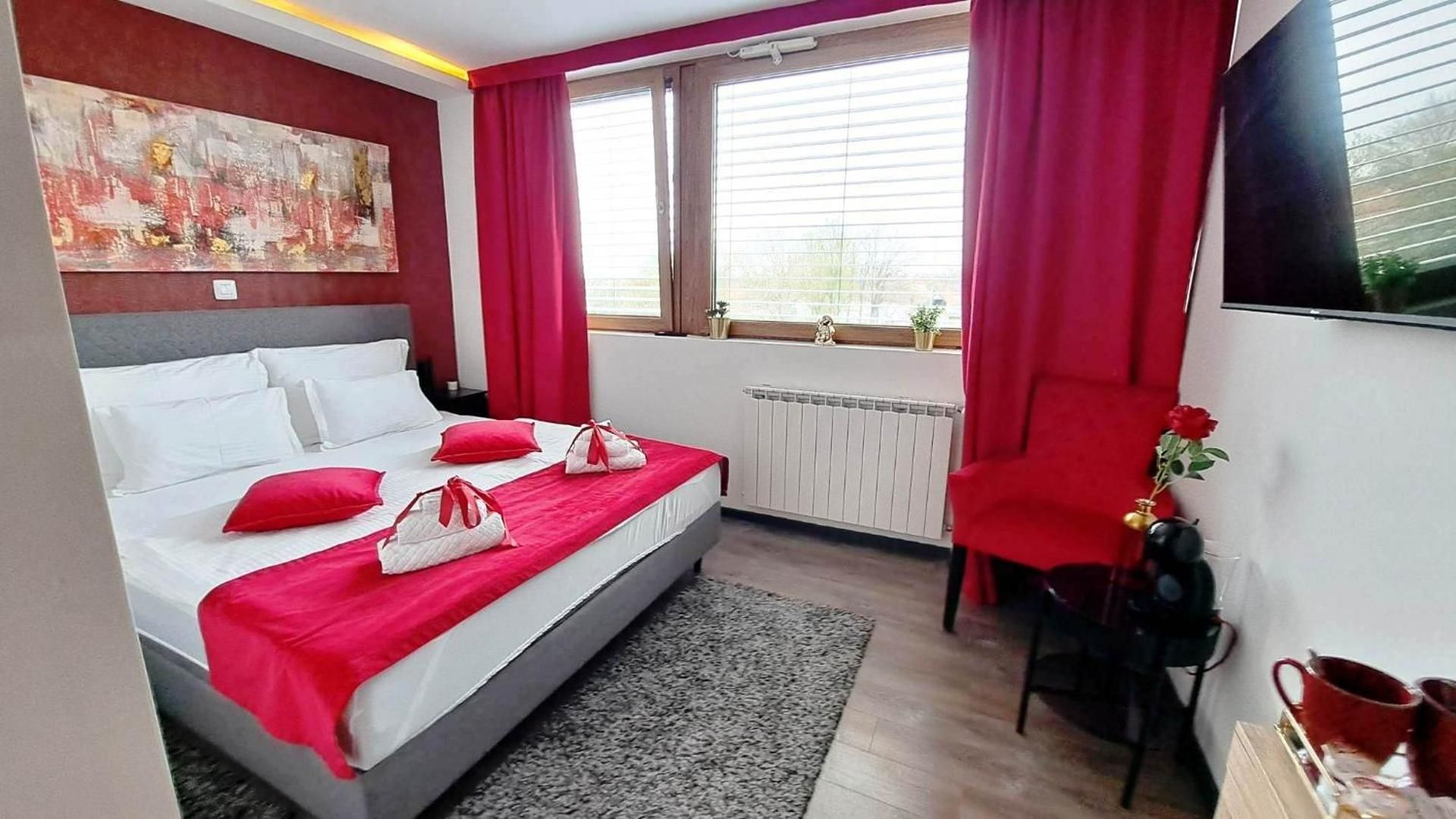 Deluxe Double Room (2 Adults + 1 Child)