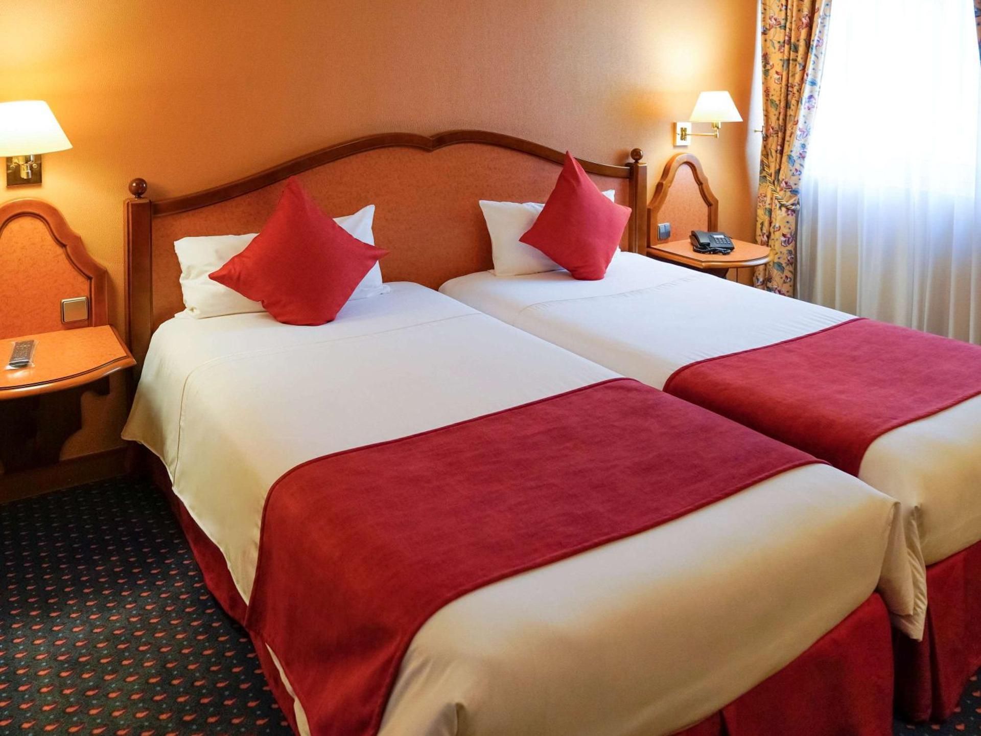 Superior Room with twin beds