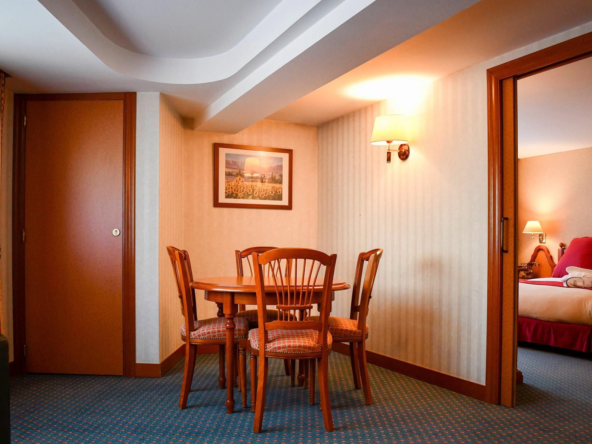 Hotel Mercure Andorra Superior Room With A Queen-Size Bed And A Single Bed 3