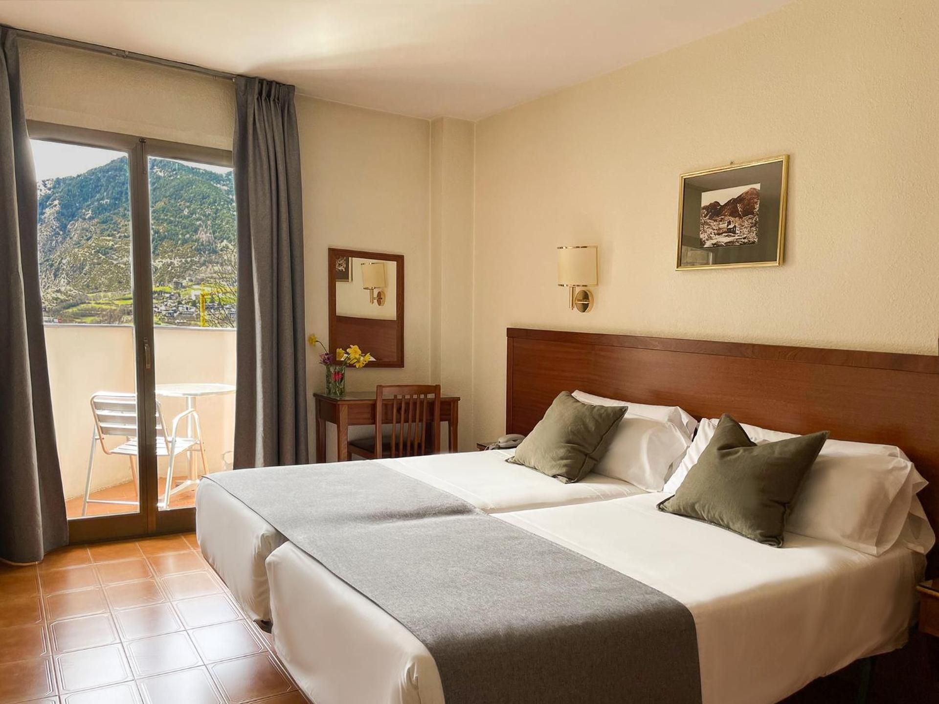 Triple Room with Mountain View