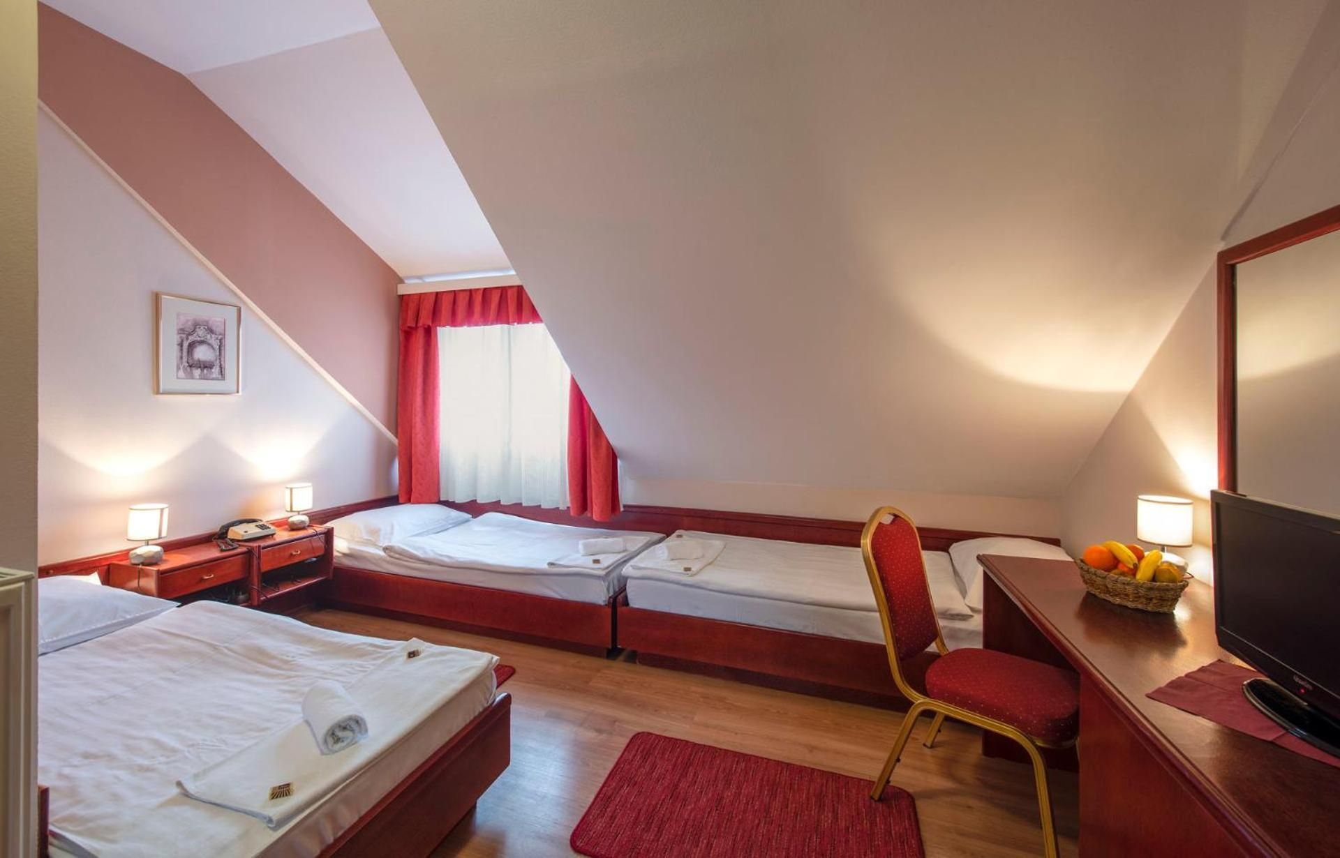 Triple Room