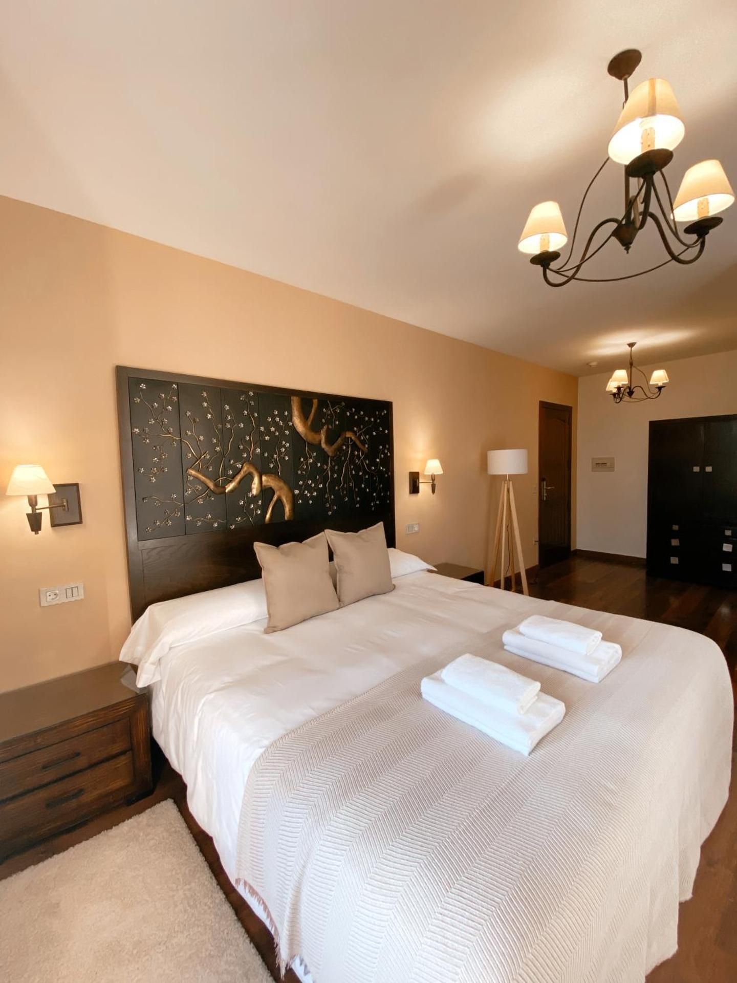 Queen Room with Balcony and Garden Views