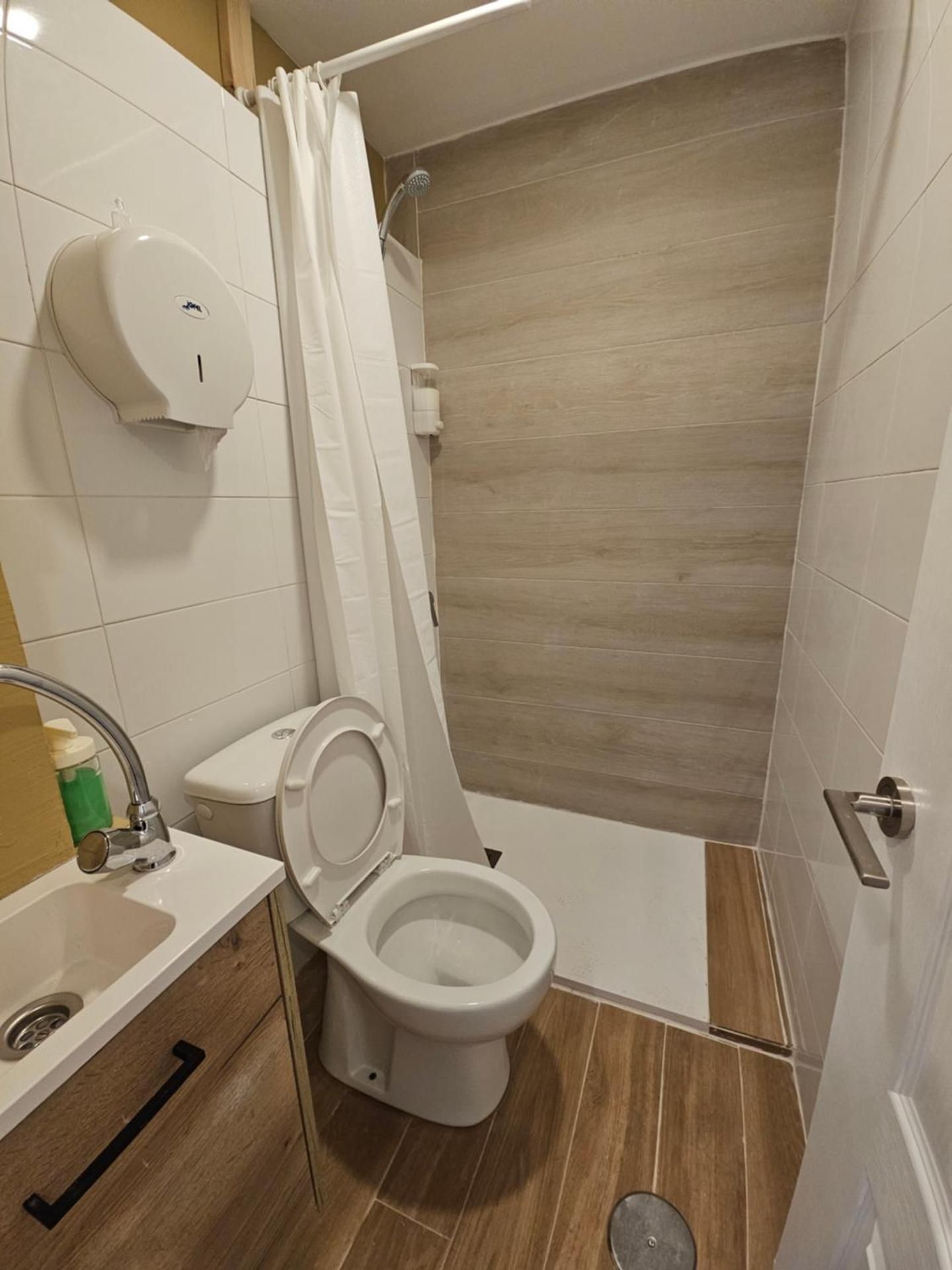 Quadruple Room with Private External Bathroom