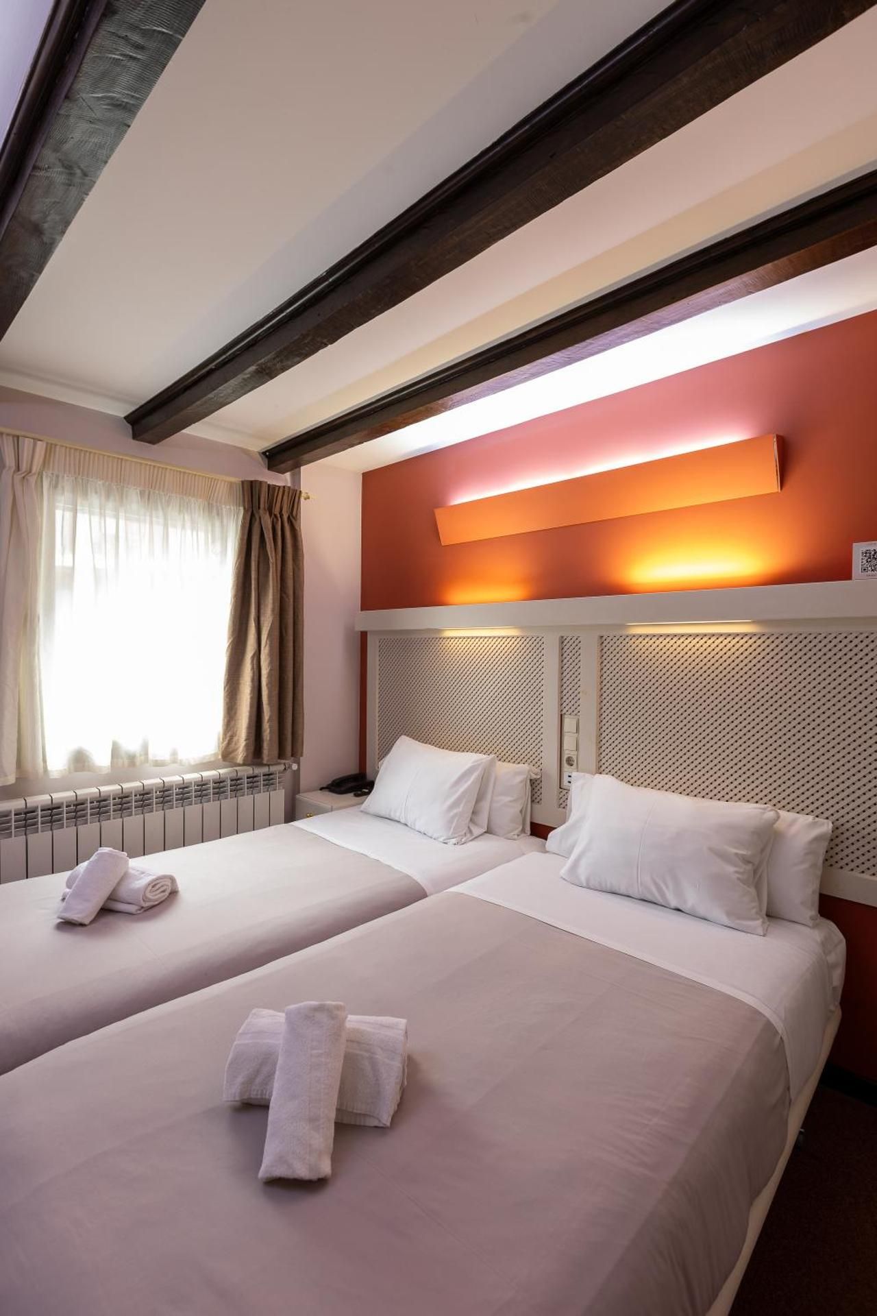 Hotel Micolau Twin - Non-Smoking 2