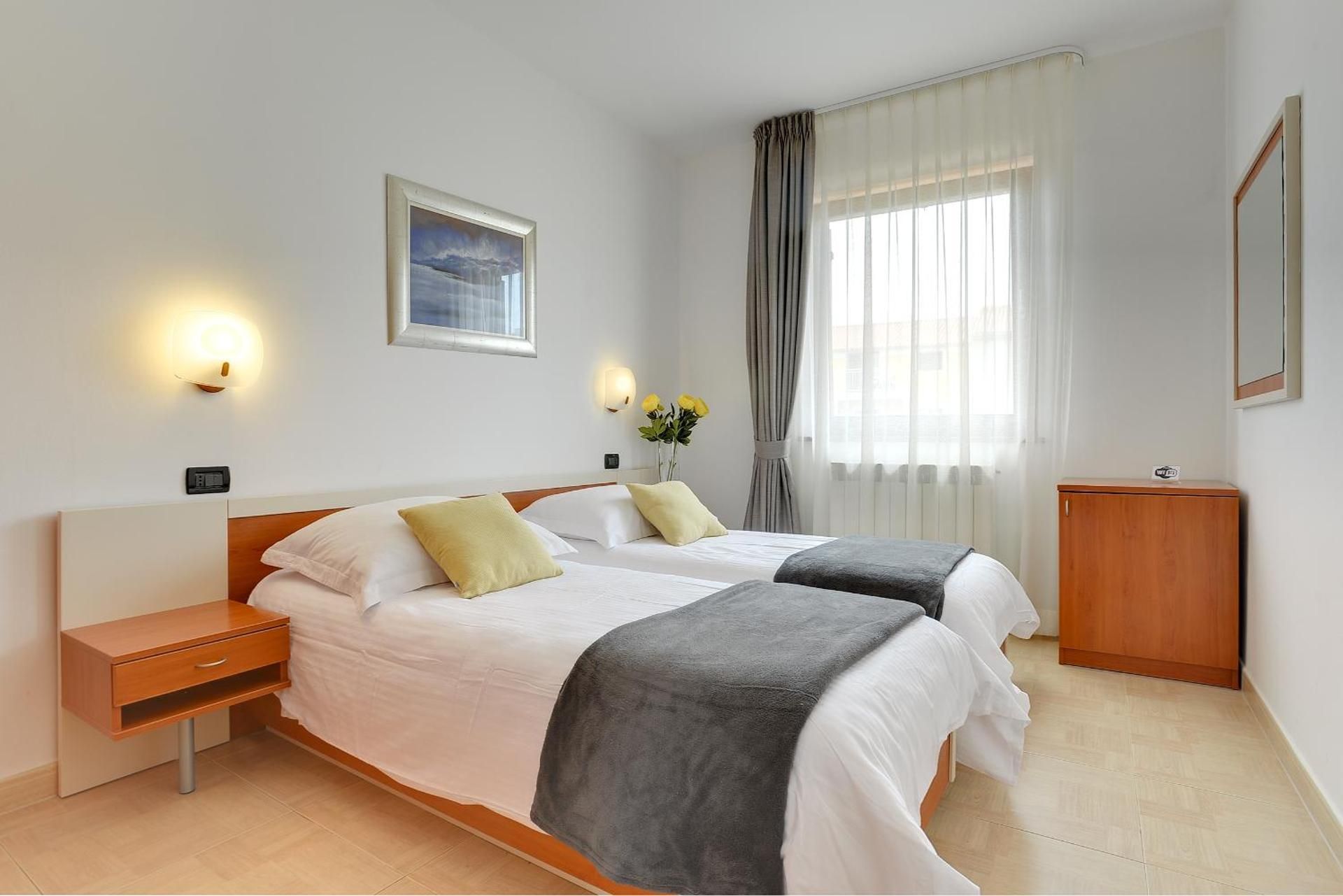 Comfor Two-Bedroom Apartment with Balcony