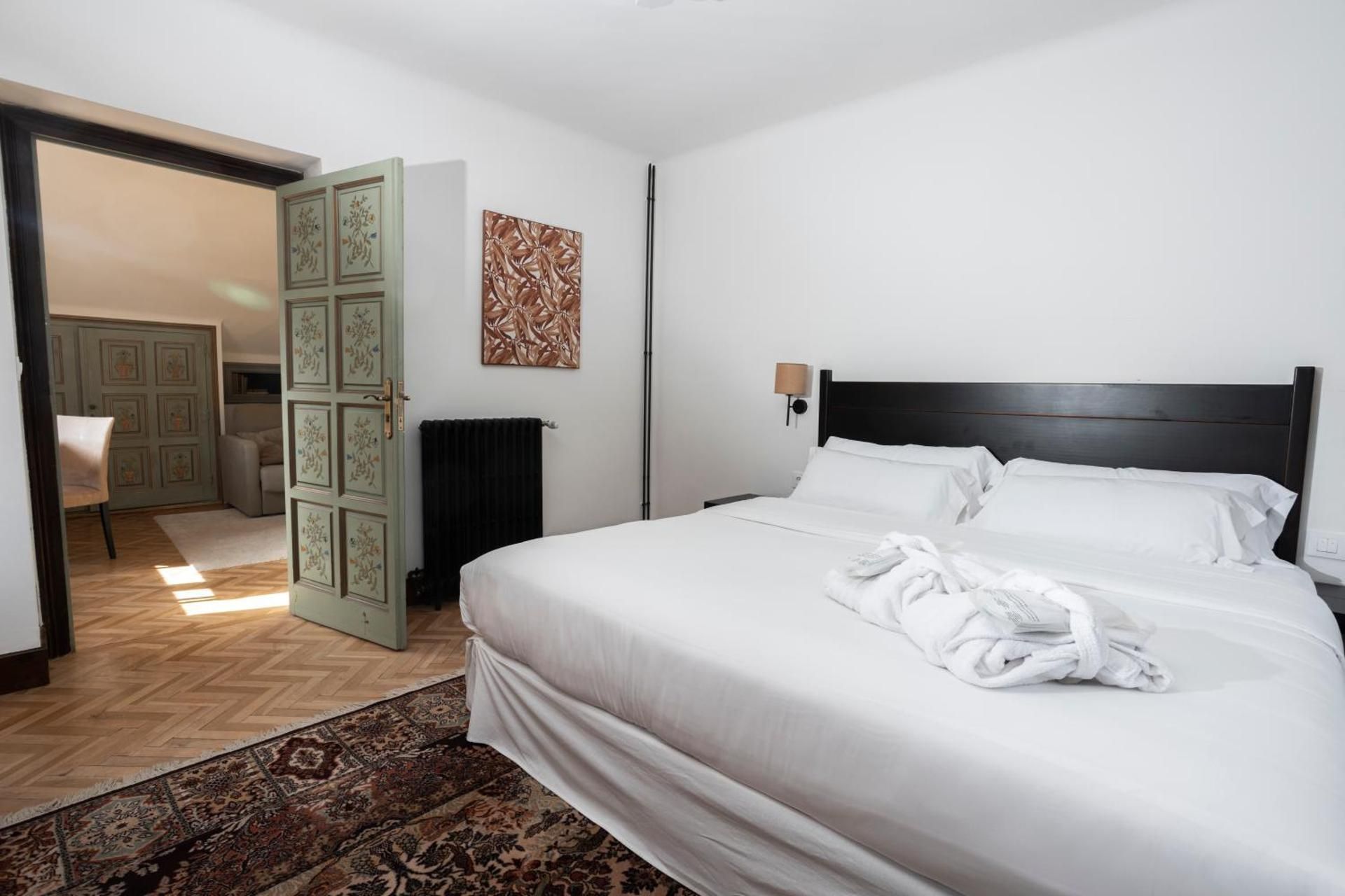 Deluxe King Suite