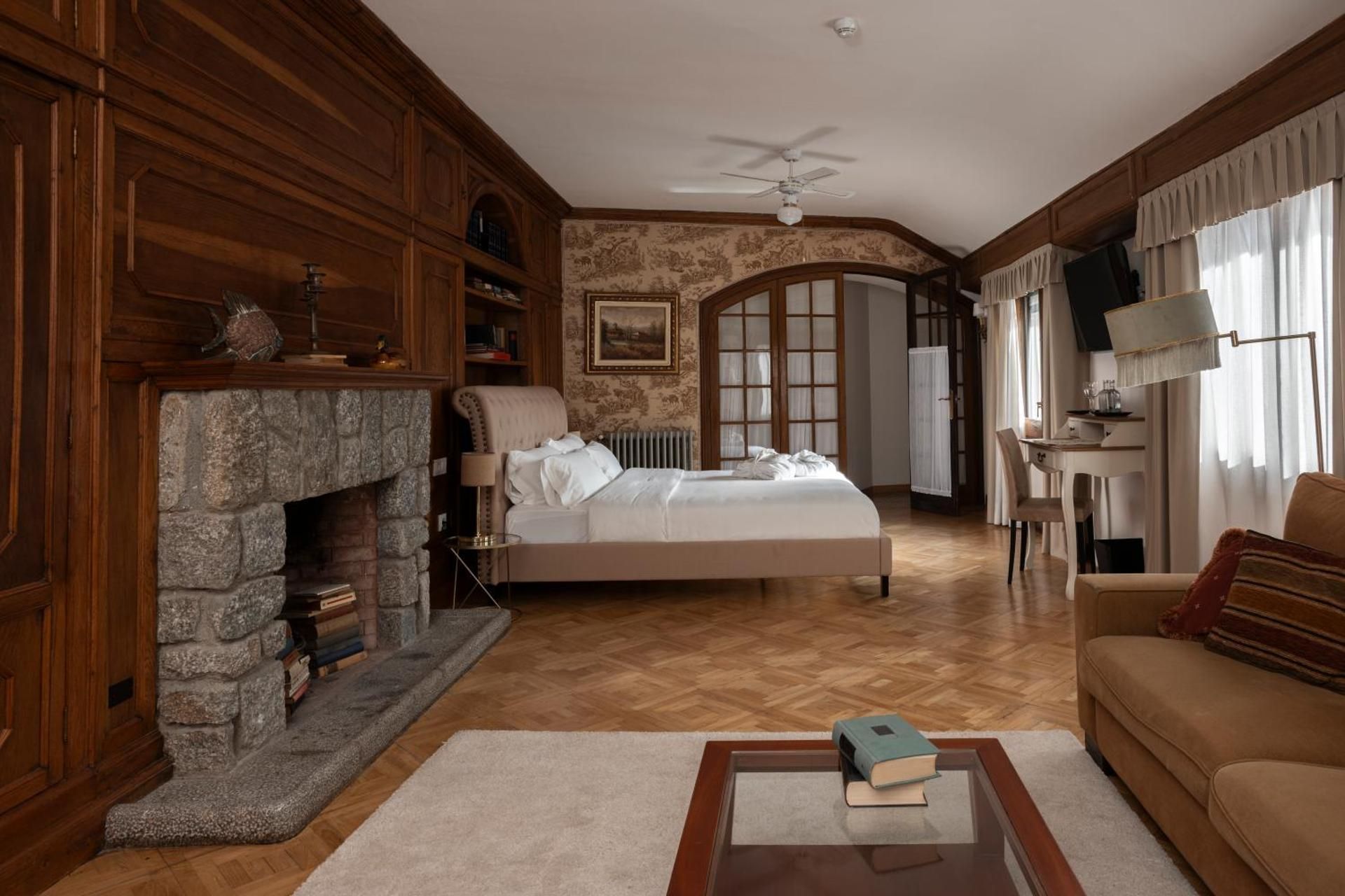 Superior King Suite