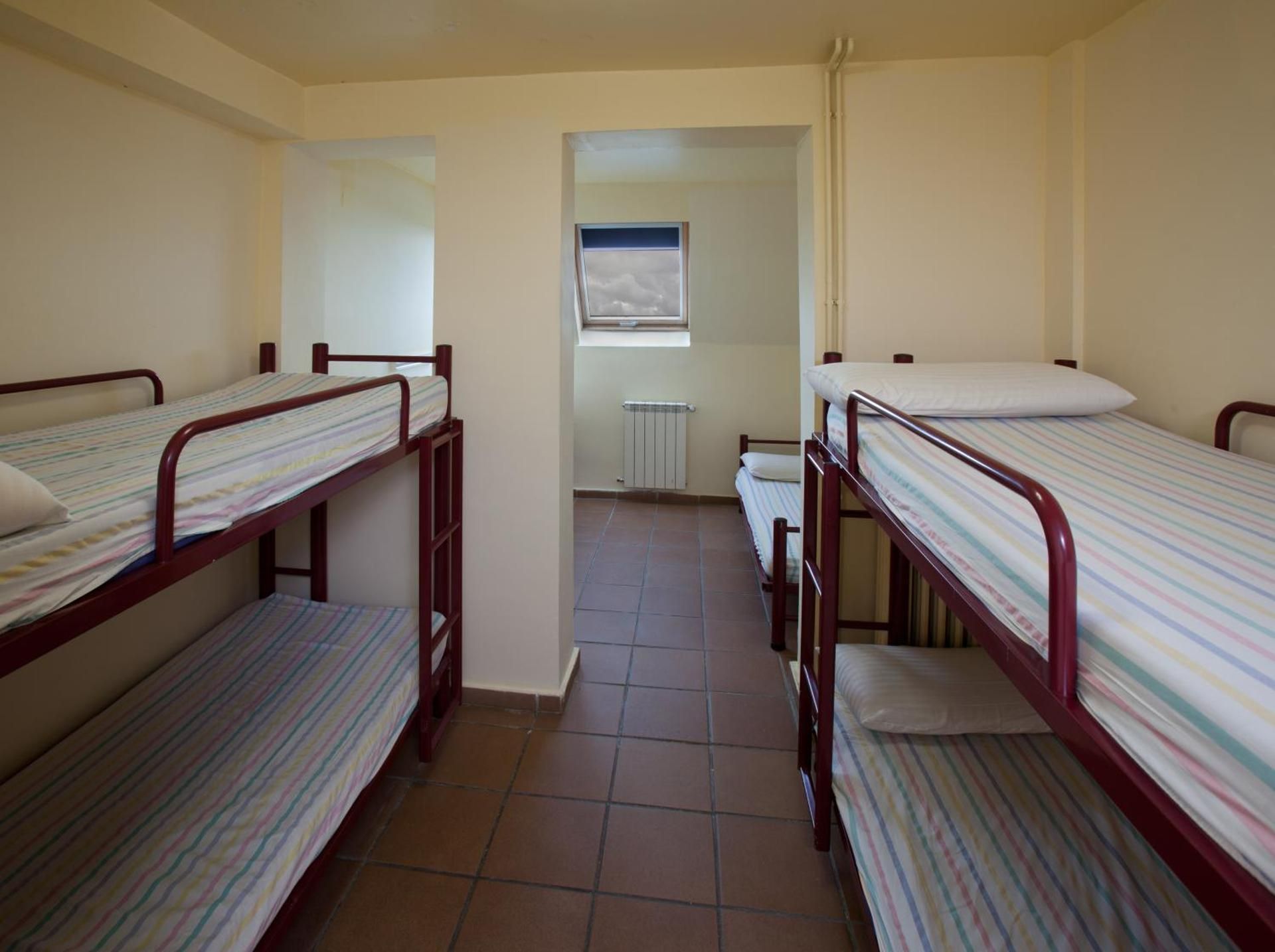 Quintuple Room