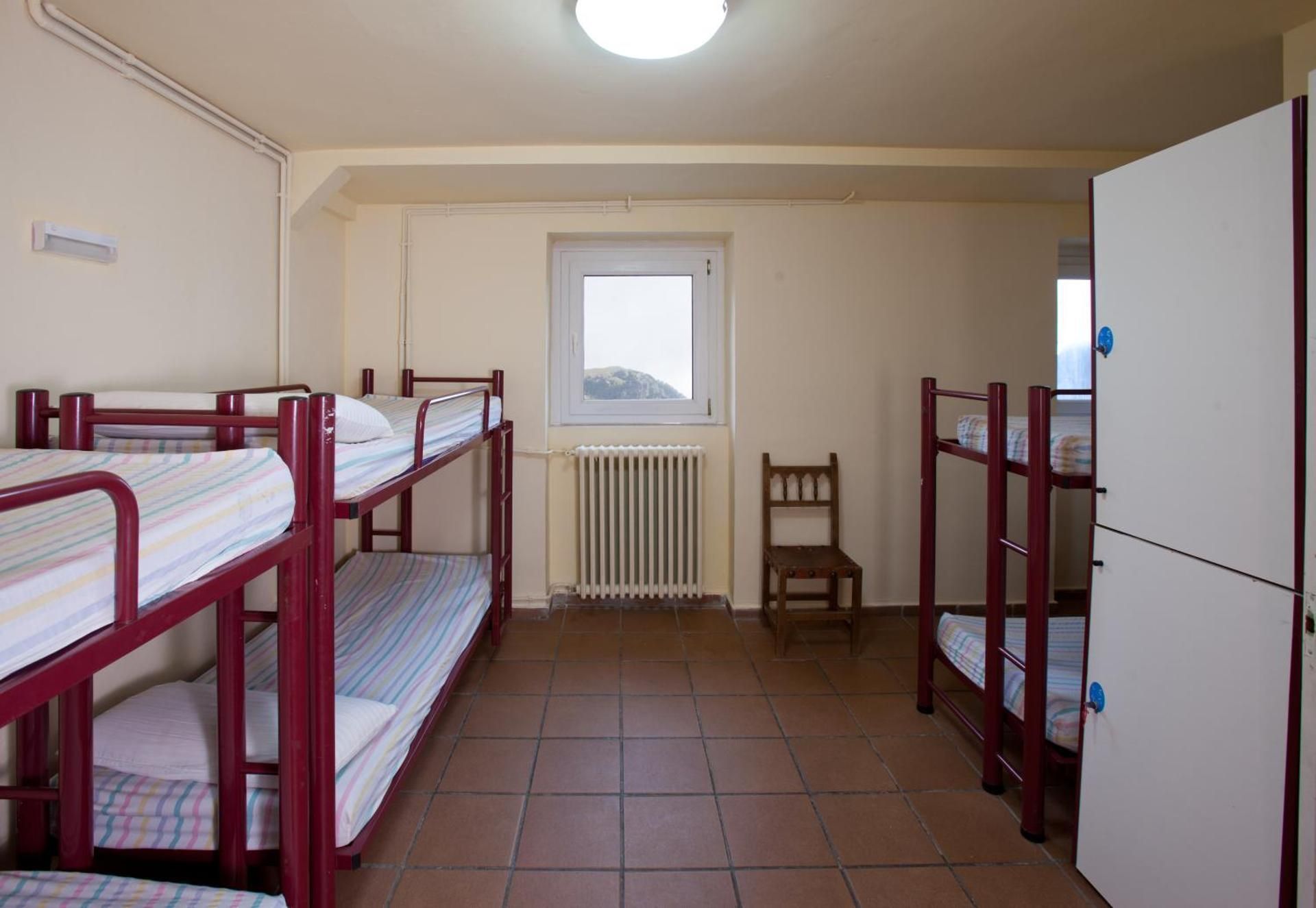 Sextuplet Room 