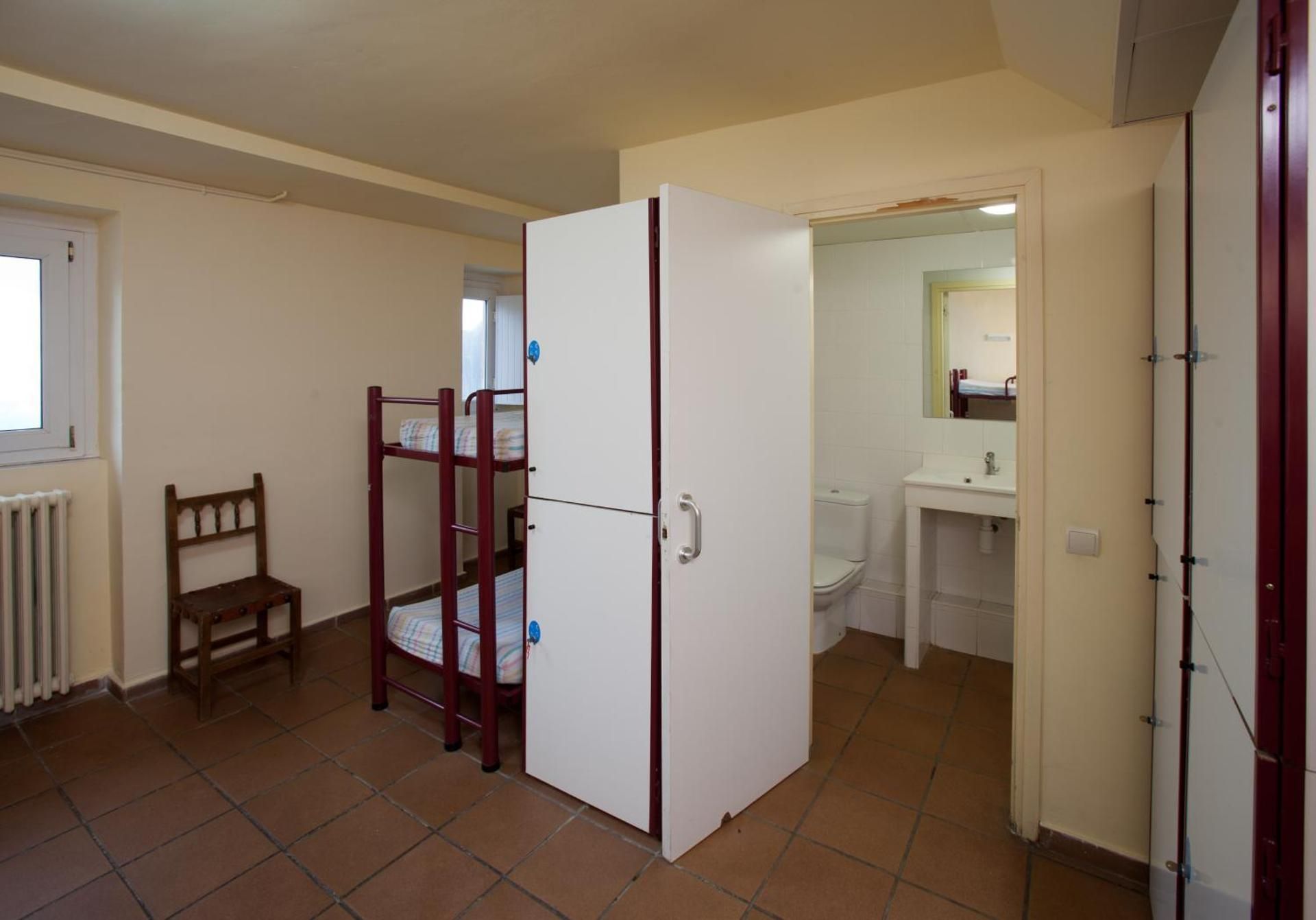 Sextuplet Room 