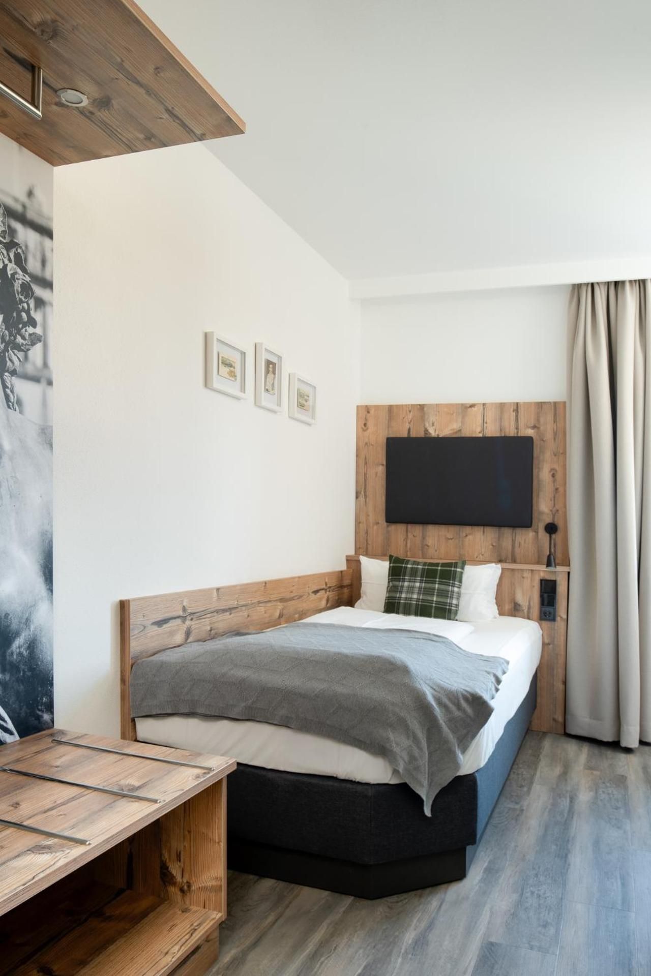 Standard Single Room with Shower