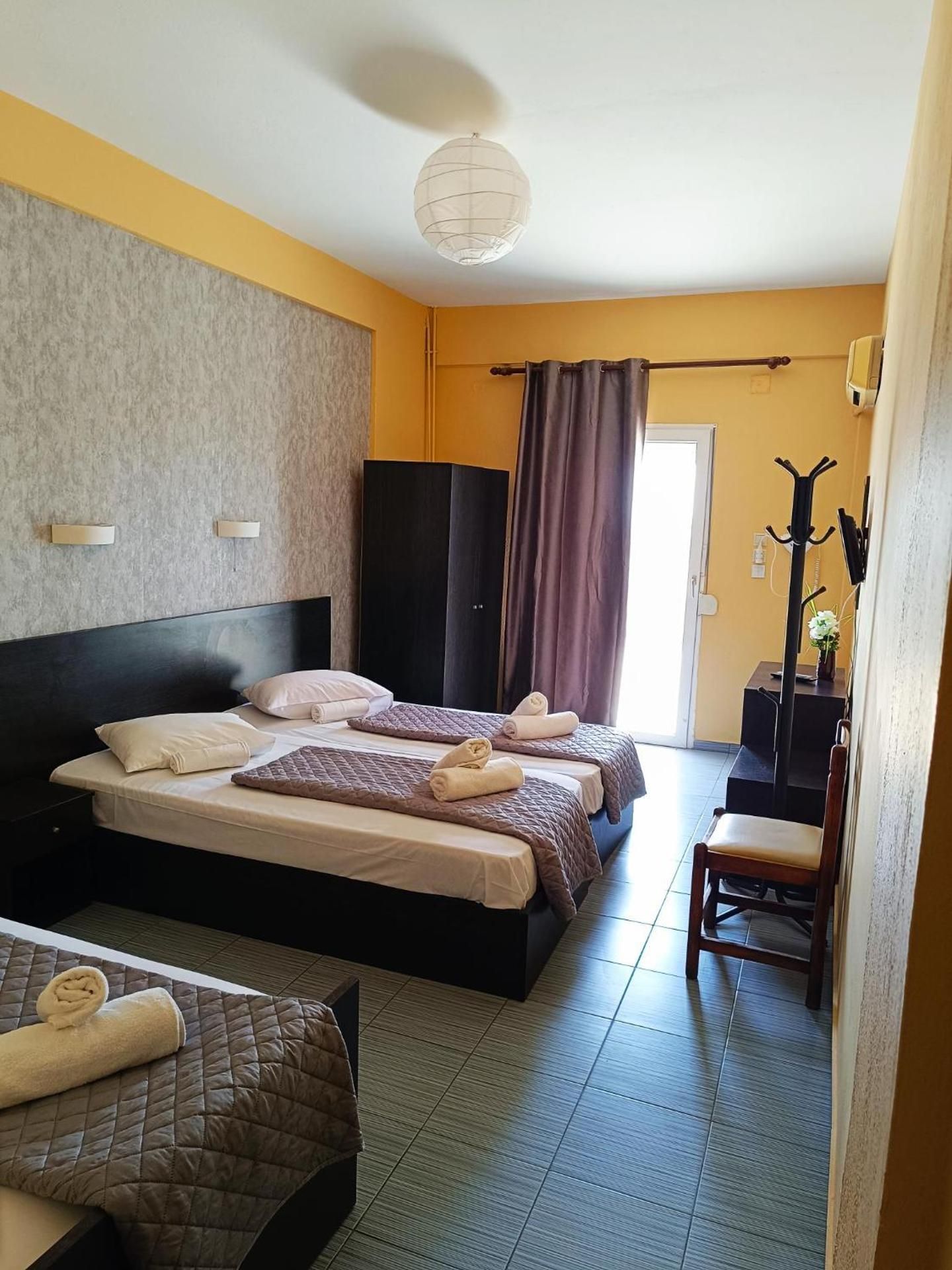 Economy Triple Room