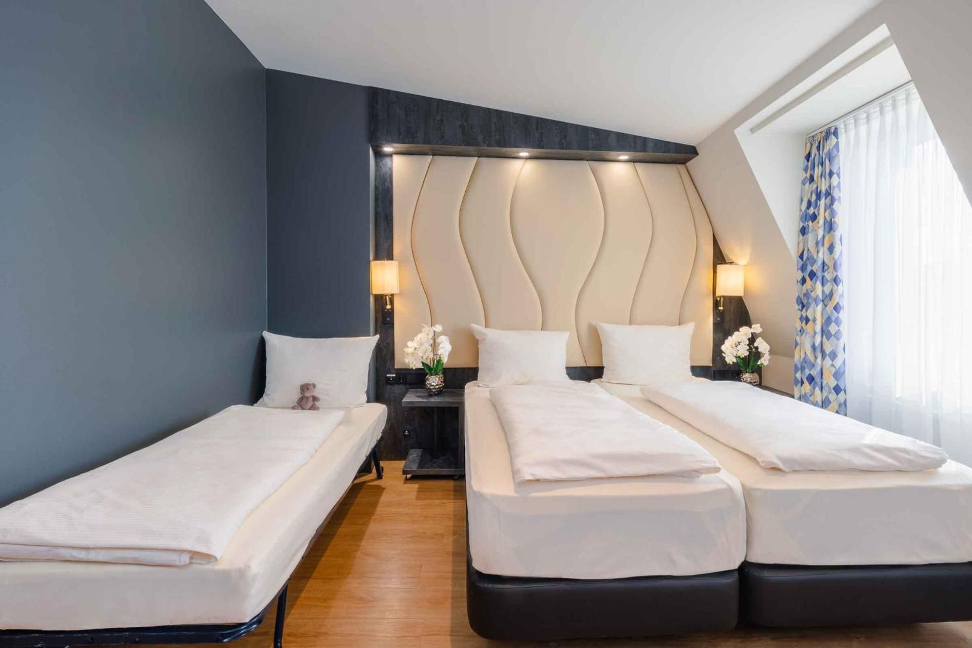 PLAZA INN Köln Pulheim Comfort Triple Room 7