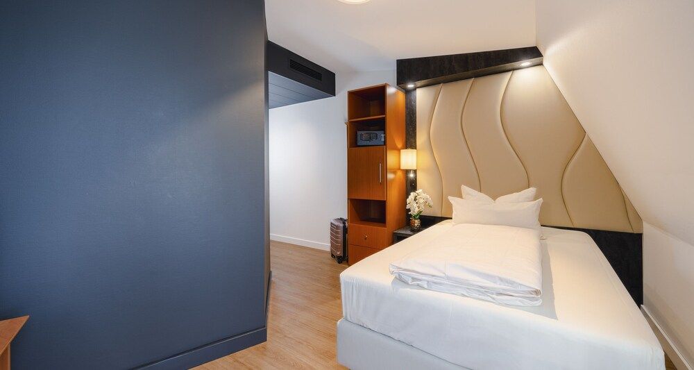 PLAZA INN Köln Pulheim Standard Single Room