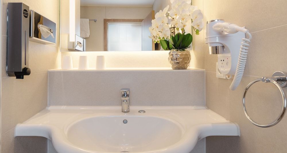 PLAZA INN Köln Pulheim Comfort Triple Room 9