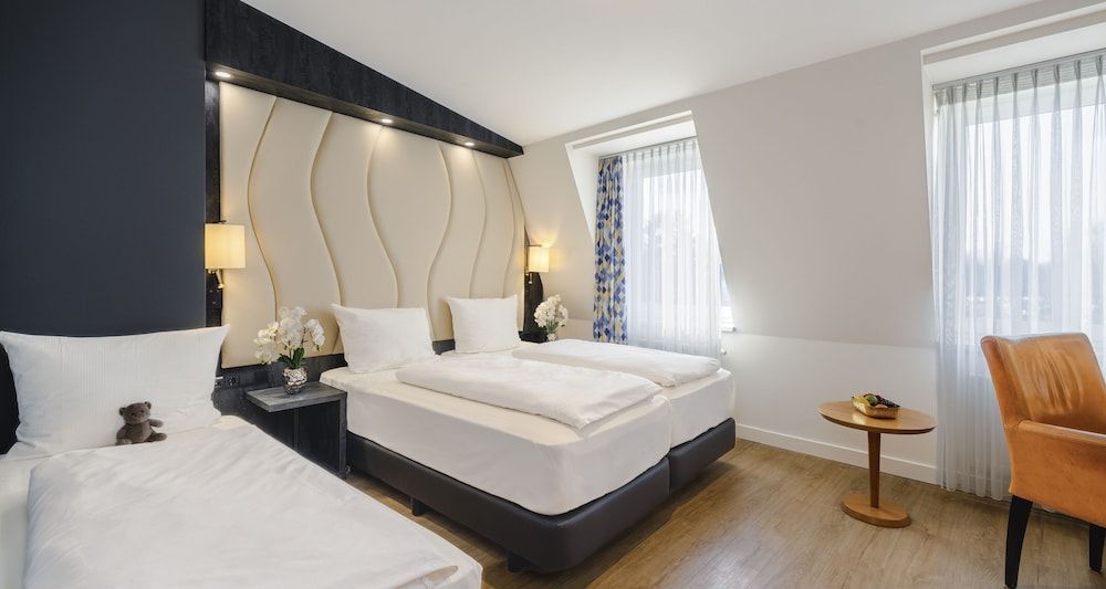 PLAZA INN Köln Pulheim Comfort Triple Room 3