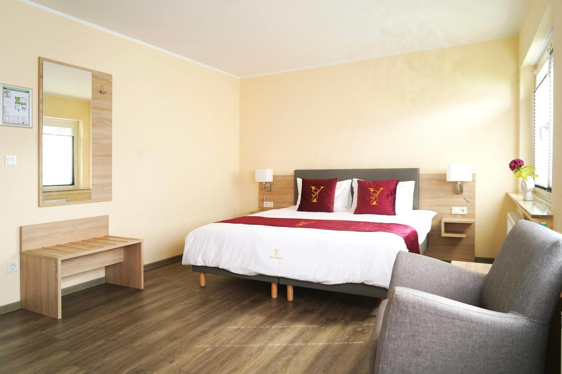 Deluxe Double Room with Shower