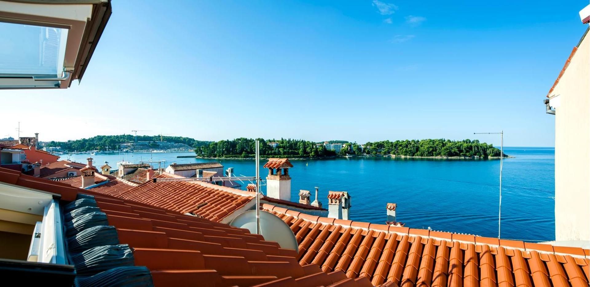 Apartment with Sea View - Attic 