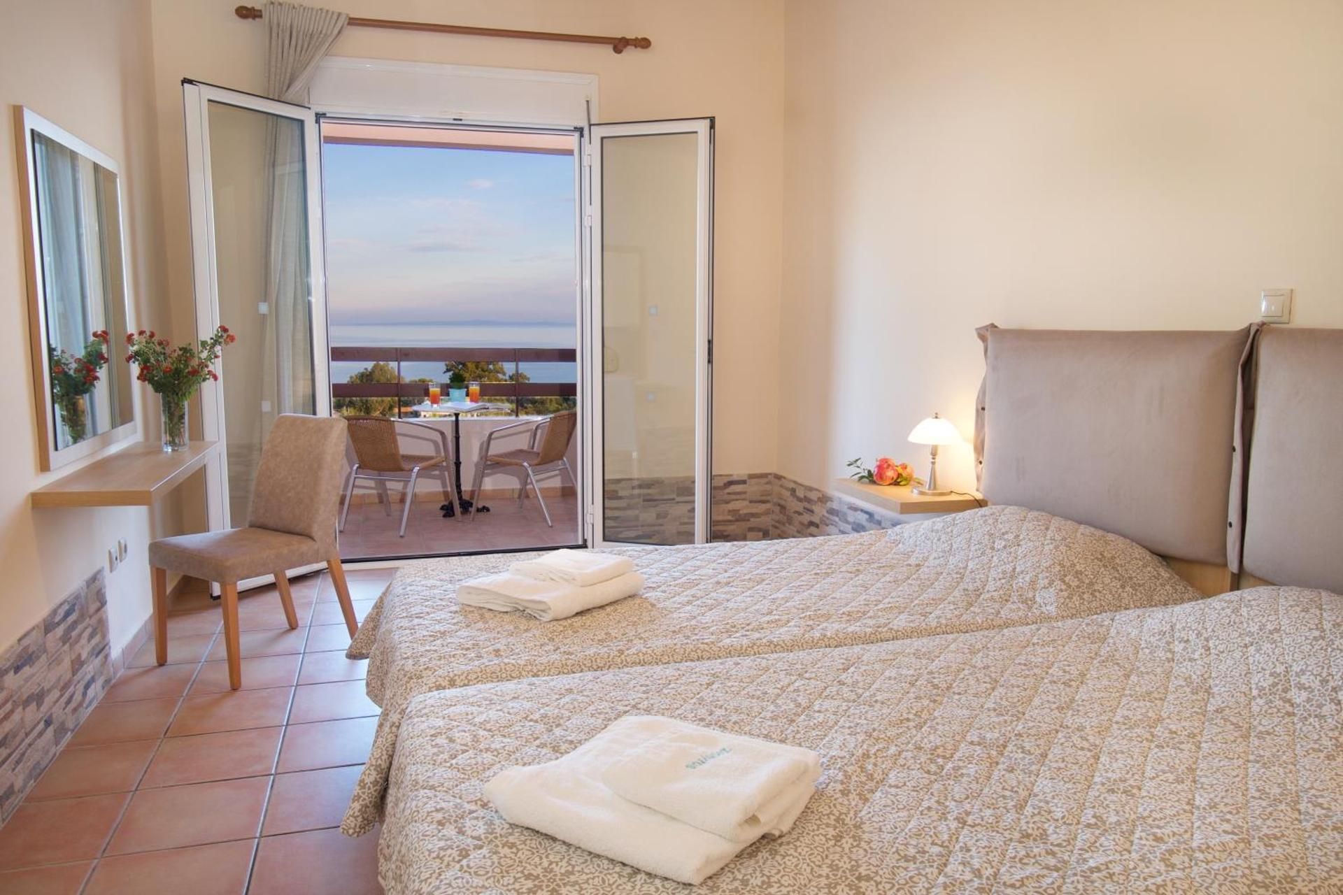 Triple Room with Sea View