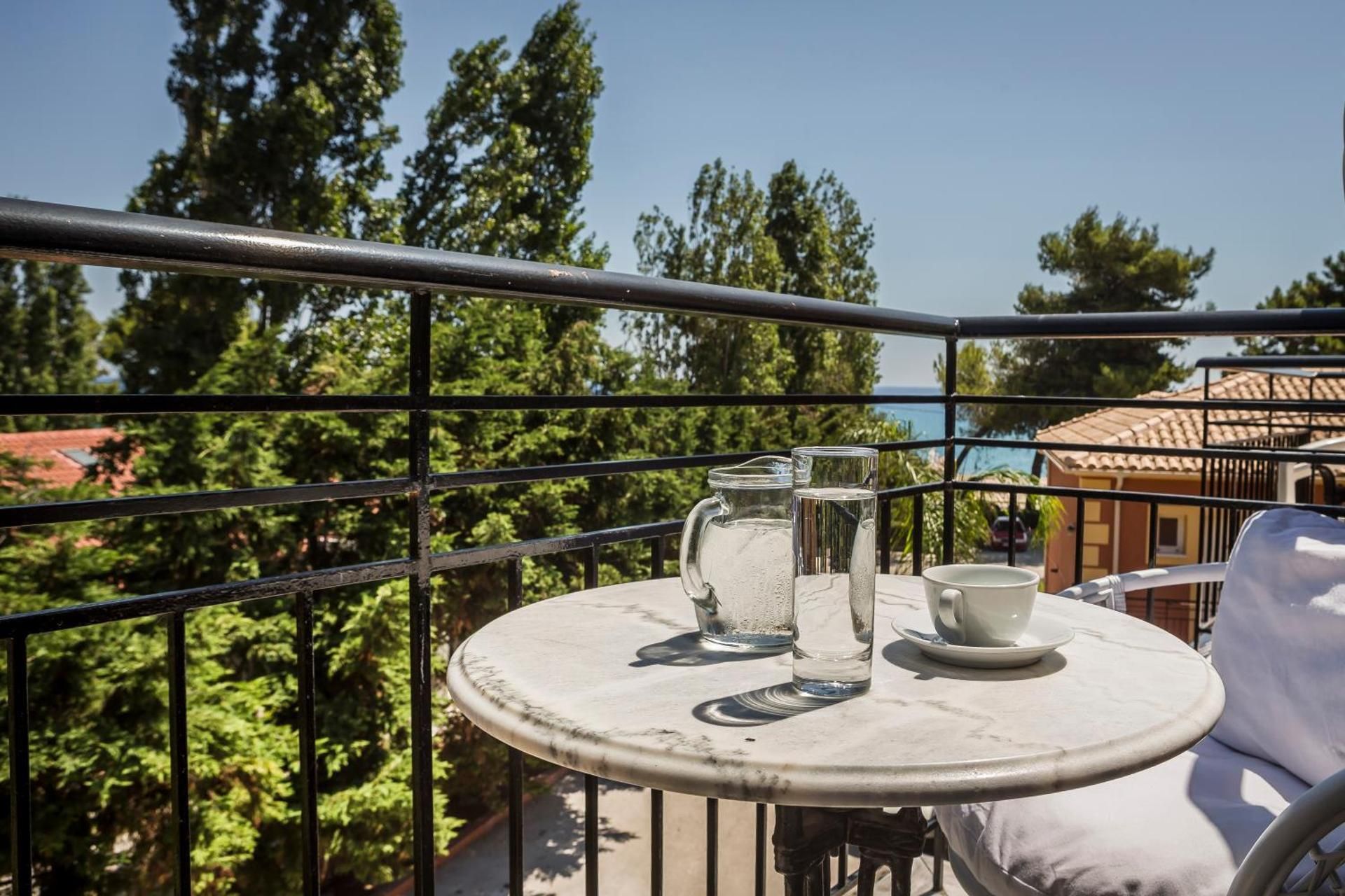 Suite with Side Sea View