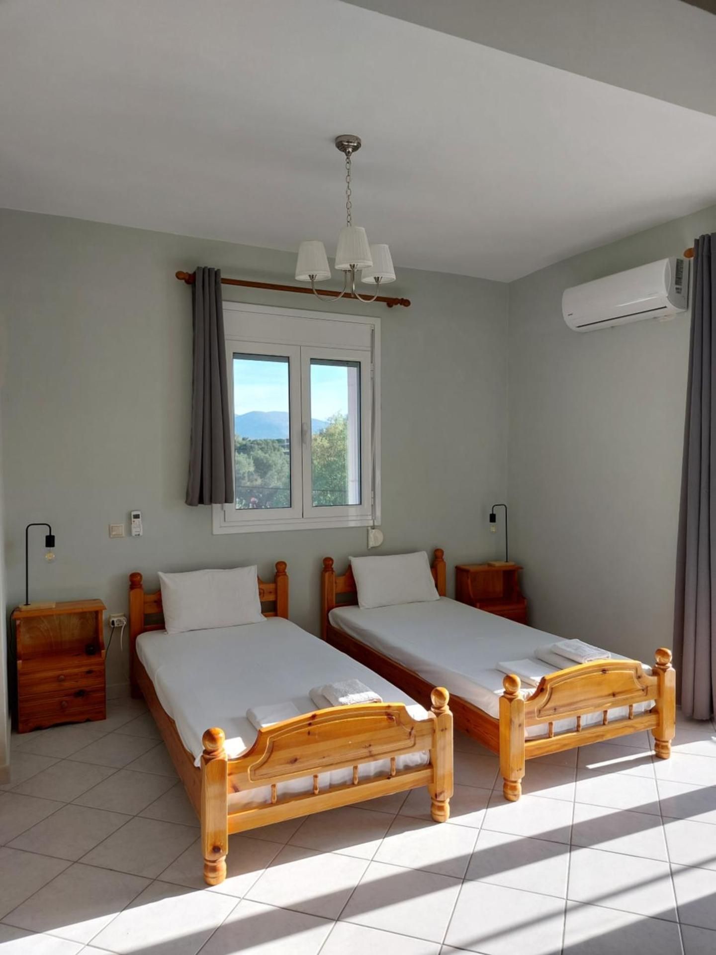 Twin Room with Private Bathroom