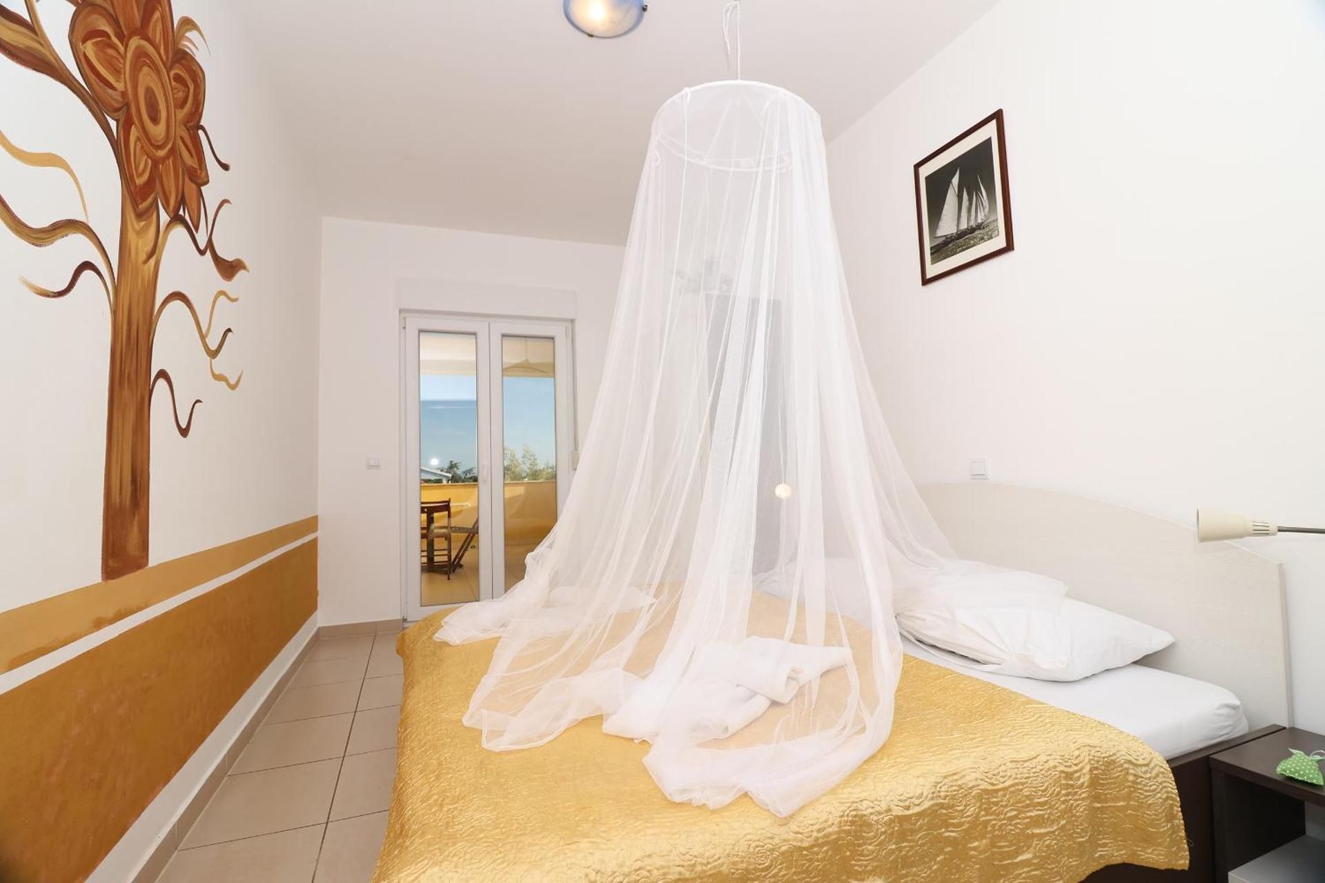 Comfort One-Bedroom Apartment with Sea View