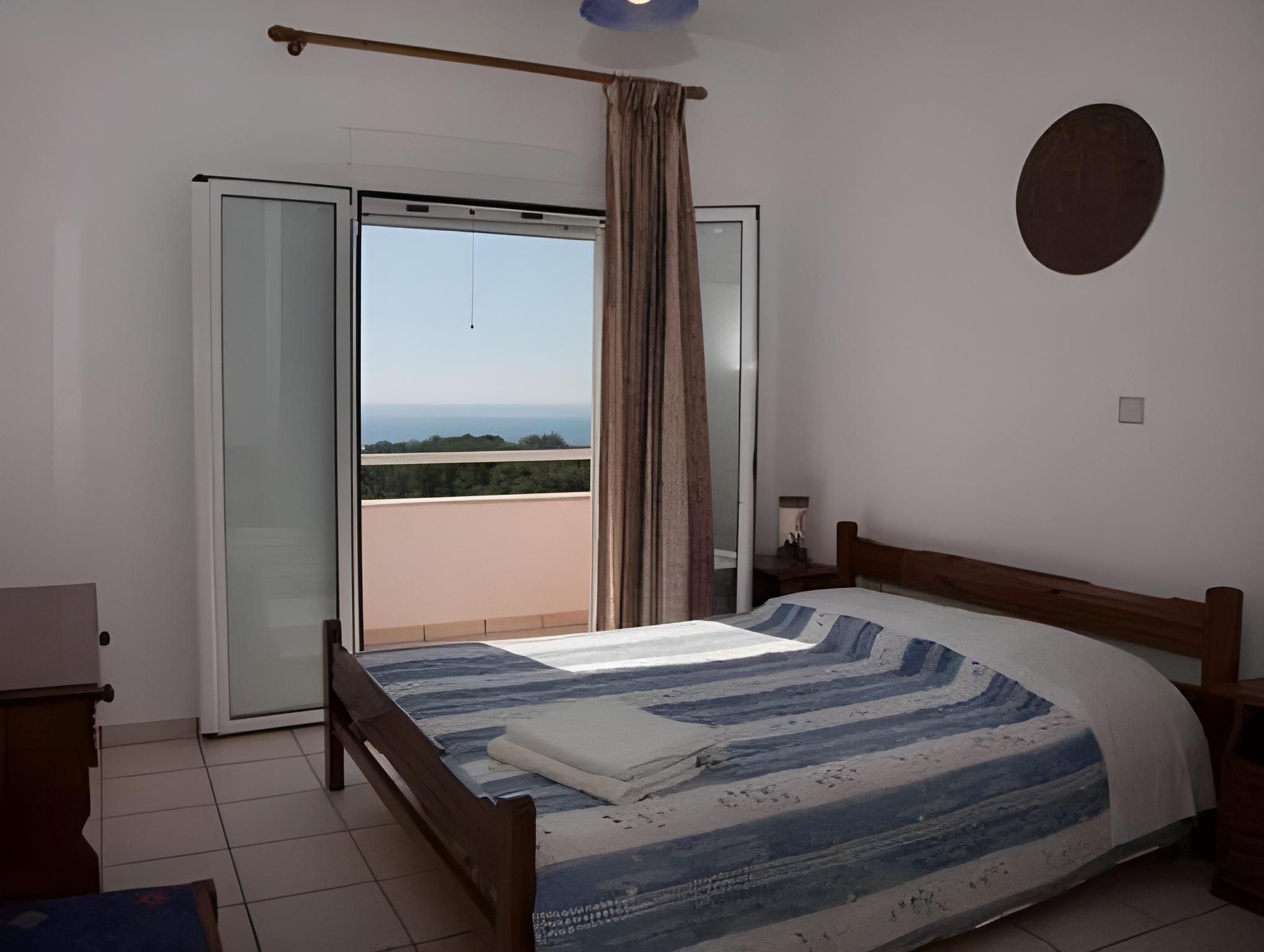 One-Bedroom Apartment (5 Adults)
