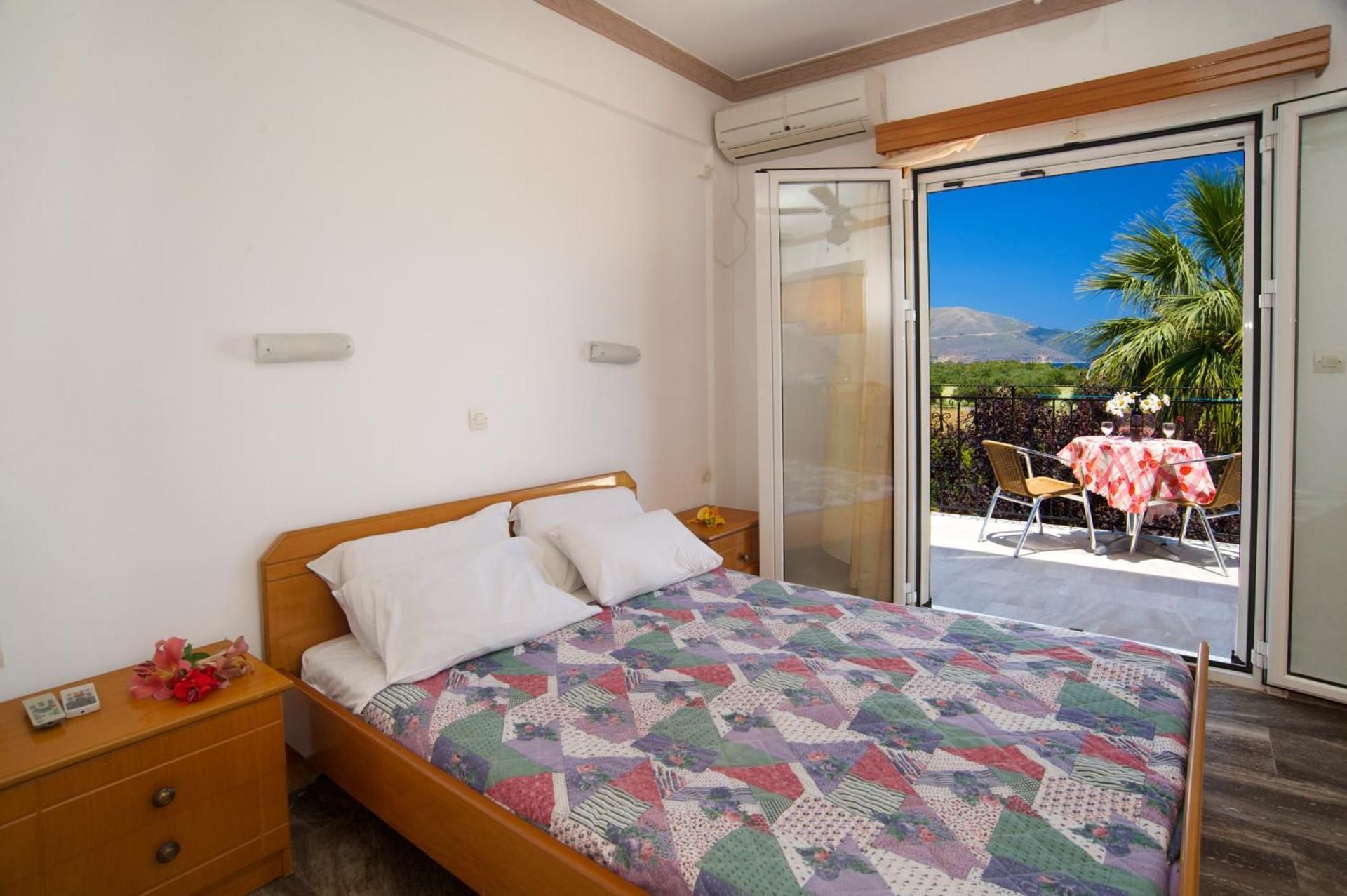 Studio (2 Adults)