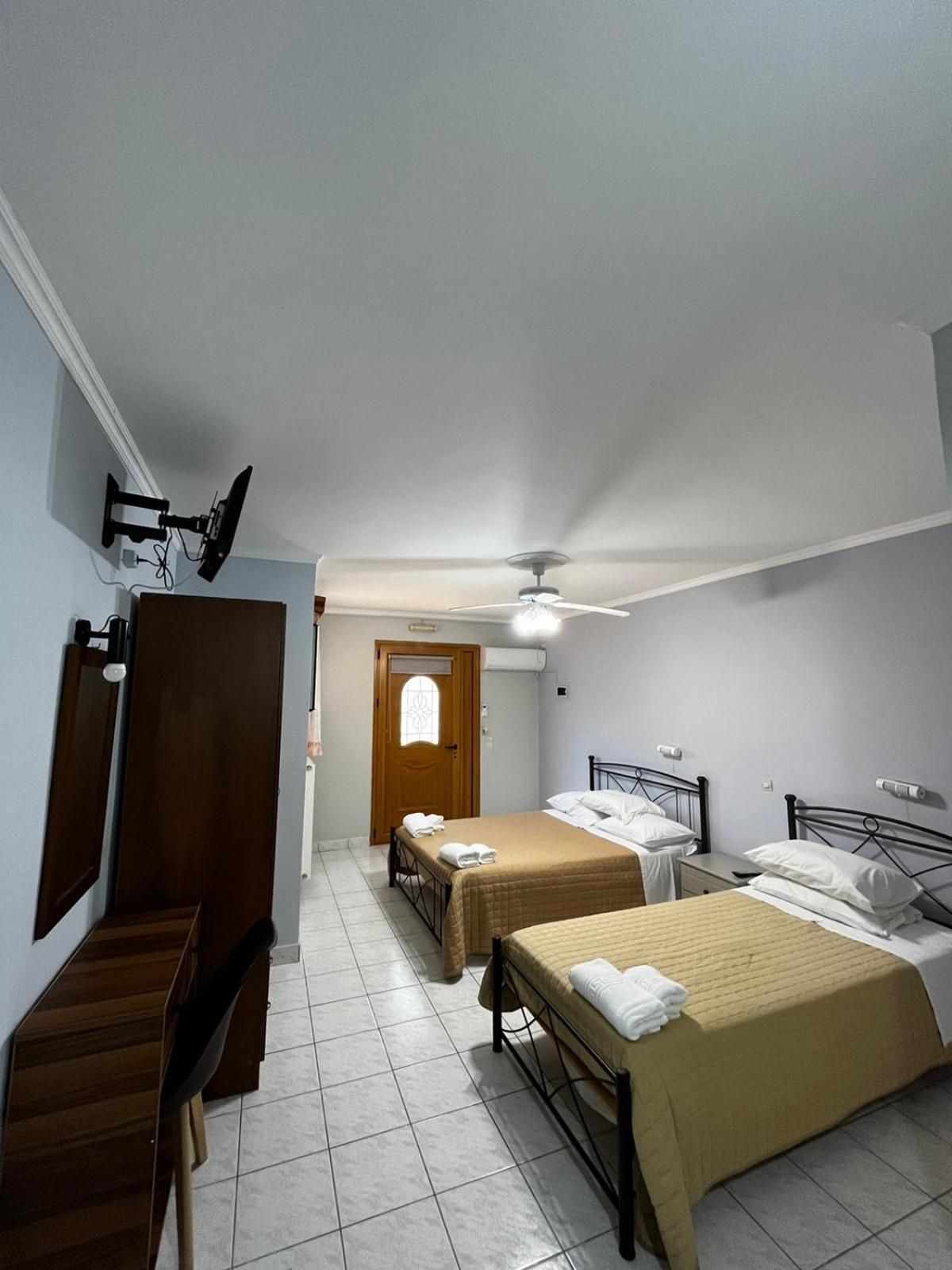 Triple Room with Pool View